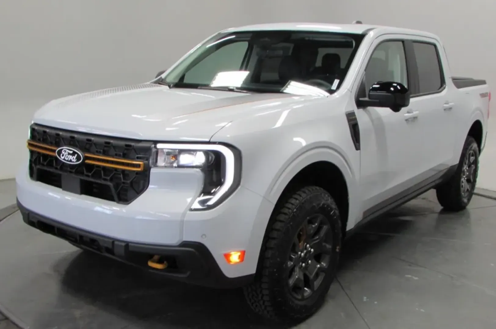 2025 /Black Onyx Ford Maverick Tremor (3FTTW8NA6SR) with an 2.0L EcoBoost engine, Automatic transmission, located at 12836 Highway 21, De Soto, MO, 63020, (636) 337-7777, 38.151867, -90.575615 - **Discover Adventure and Versatility with the 2025 Ford Maverick Tremor at Pettus Ford De Soto**<br /> <br /> Are you ready to elevate your lifestyle? Whether you're a growing family, an outdoor enthusiast, or someone who needs a reliable vehicle for daily commutes, the 2025 Ford Maverick Tremor is - Photo#2