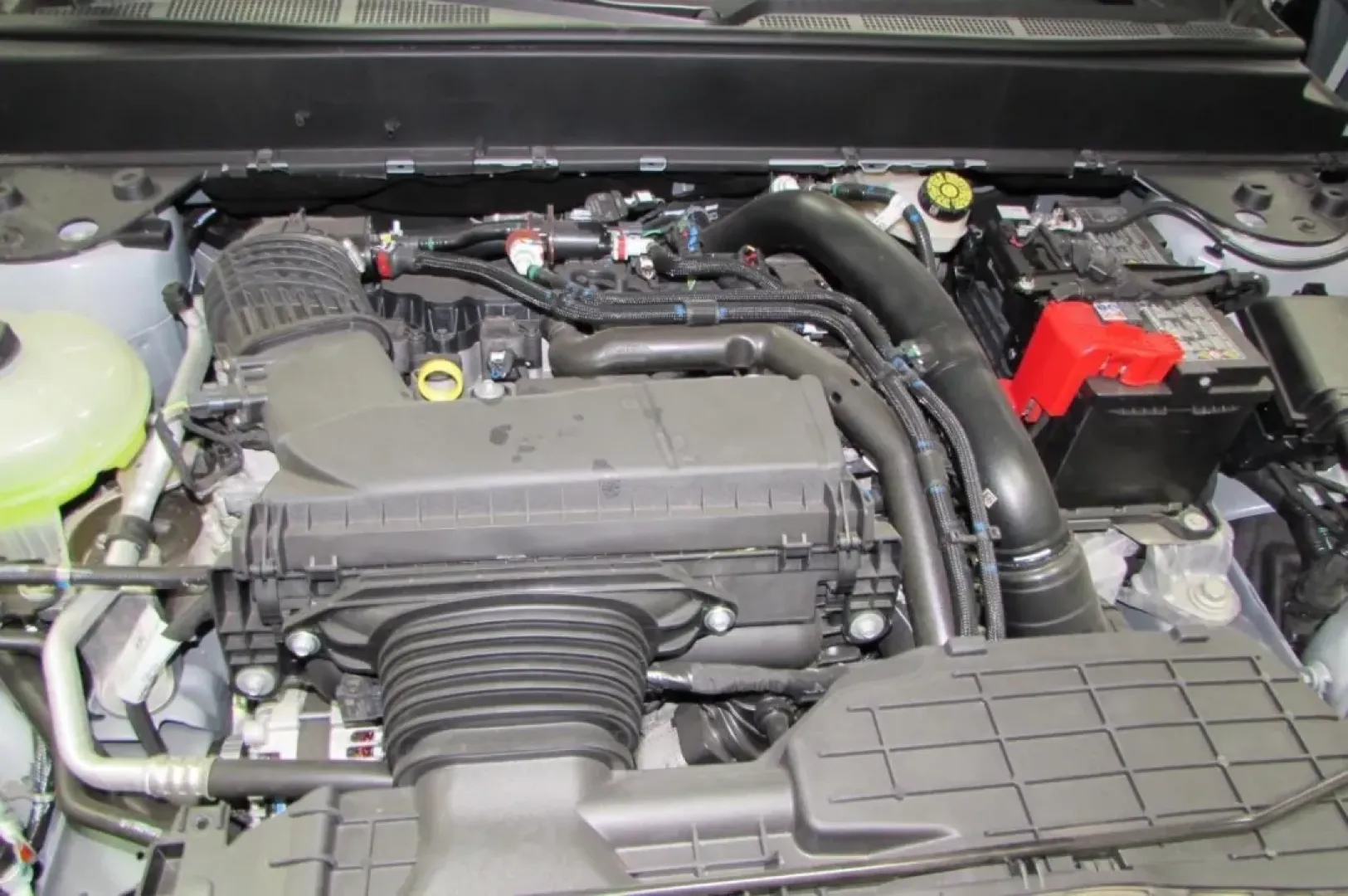 2025 /Black Onyx Ford Maverick Tremor (3FTTW8NA6SR) with an 2.0L EcoBoost engine, Automatic transmission, located at 12836 Highway 21, De Soto, MO, 63020, (636) 337-7777, 38.151867, -90.575615 - **Discover Adventure and Versatility with the 2025 Ford Maverick Tremor at Pettus Ford De Soto**<br /> <br /> Are you ready to elevate your lifestyle? Whether you're a growing family, an outdoor enthusiast, or someone who needs a reliable vehicle for daily commutes, the 2025 Ford Maverick Tremor is - Photo#8