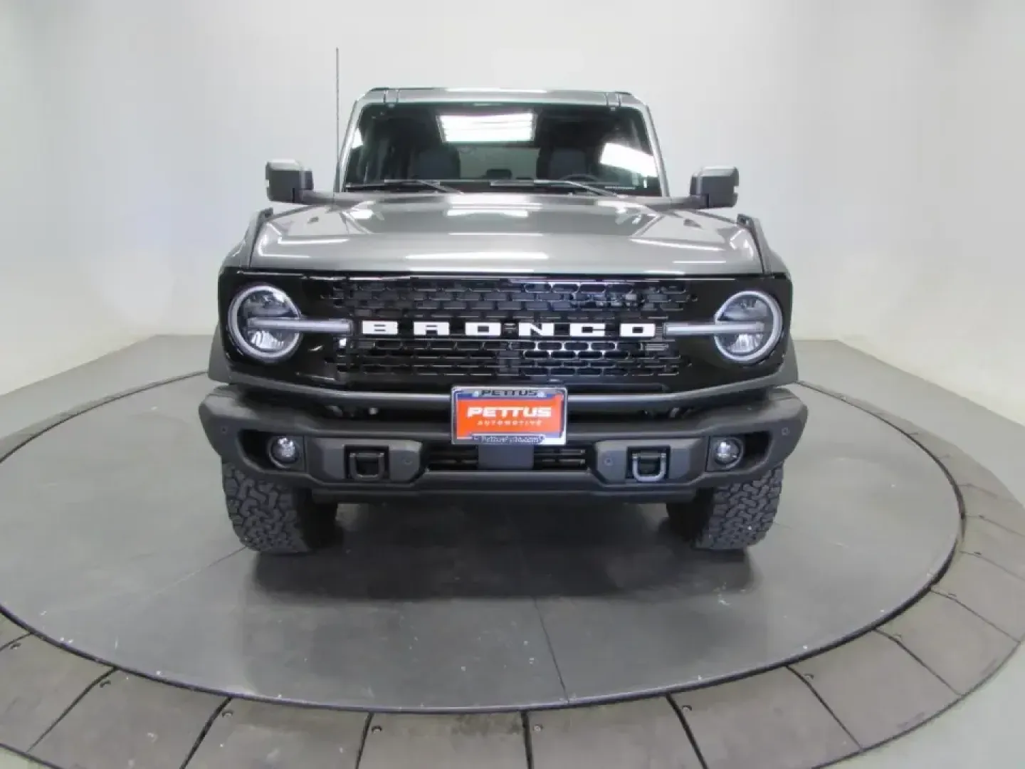 2025 /Black Onyx Ford Bronco Badlands (1FMEE9BP9SL) with an 2.7L V6 engine, 10A transmission, located at 12836 Highway 21, De Soto, MO, 63020, (636) 337-7777, 38.151867, -90.575615 - **Adventure Awaits: Discover the 2025 Ford Bronco Badlands at Pettus Ford Fredericktown!**<br /> <br /> Are you ready to take your weekends to the next level? The 2025 Ford Bronco Badlands is not just a vehicle; it's your ticket to memorable adventures, whether you're exploring rugged trails or crui - Photo#1