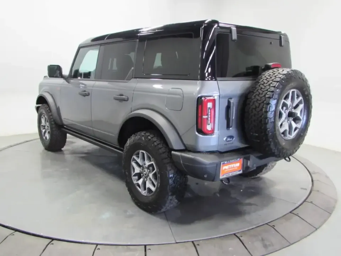 2025 /Black Onyx Ford Bronco Badlands (1FMEE9BP9SL) with an 2.7L V6 engine, 10A transmission, located at 12836 Highway 21, De Soto, MO, 63020, (636) 337-7777, 38.151867, -90.575615 - **Adventure Awaits: Discover the 2025 Ford Bronco Badlands at Pettus Ford Fredericktown!**<br /> <br /> Are you ready to take your weekends to the next level? The 2025 Ford Bronco Badlands is not just a vehicle; it's your ticket to memorable adventures, whether you're exploring rugged trails or crui - Photo#4