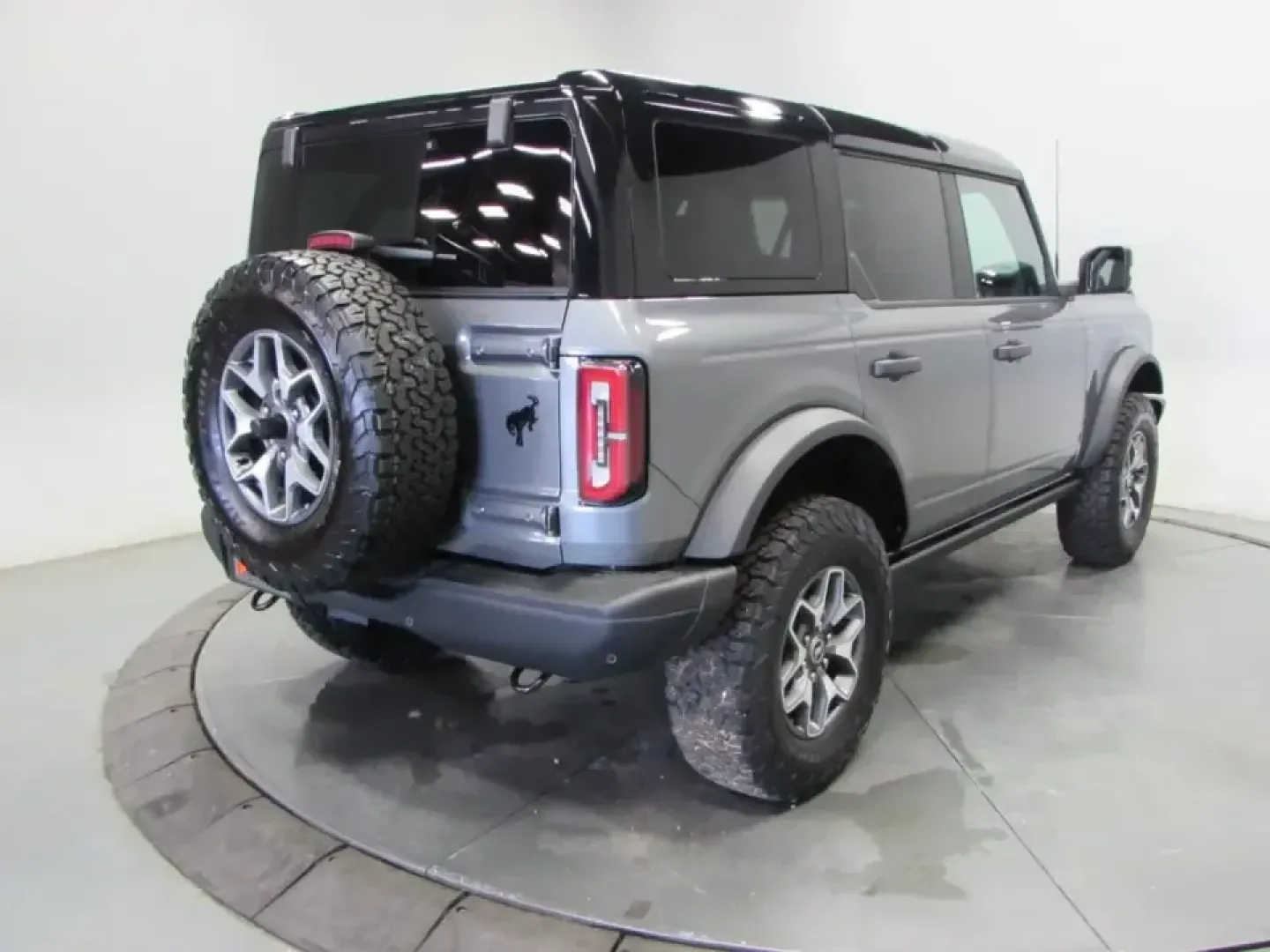2025 /Black Onyx Ford Bronco Badlands (1FMEE9BP9SL) with an 2.7L V6 engine, 10A transmission, located at 12836 Highway 21, De Soto, MO, 63020, (636) 337-7777, 38.151867, -90.575615 - **Adventure Awaits: Discover the 2025 Ford Bronco Badlands at Pettus Ford Fredericktown!**<br /> <br /> Are you ready to take your weekends to the next level? The 2025 Ford Bronco Badlands is not just a vehicle; it's your ticket to memorable adventures, whether you're exploring rugged trails or crui - Photo#6