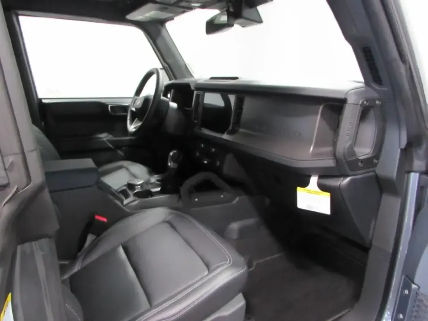 2025 /Black Onyx Ford Bronco Badlands (1FMEE9BP9SL) with an 2.7L V6 engine, 10A transmission, located at 12836 Highway 21, De Soto, MO, 63020, (636) 337-7777, 38.151867, -90.575615 - **Adventure Awaits: Discover the 2025 Ford Bronco Badlands at Pettus Ford Fredericktown!**<br /> <br /> Are you ready to take your weekends to the next level? The 2025 Ford Bronco Badlands is not just a vehicle; it's your ticket to memorable adventures, whether you're exploring rugged trails or crui - Photo#16