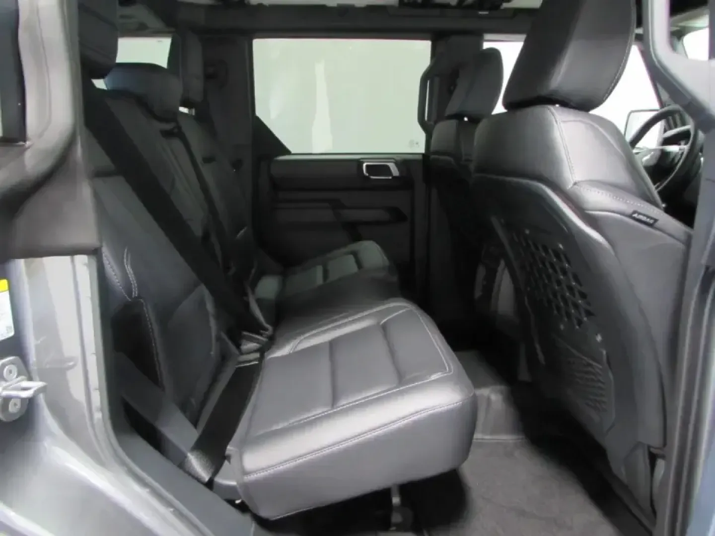 2025 /Black Onyx Ford Bronco Badlands (1FMEE9BP9SL) with an 2.7L V6 engine, 10A transmission, located at 12836 Highway 21, De Soto, MO, 63020, (636) 337-7777, 38.151867, -90.575615 - **Adventure Awaits: Discover the 2025 Ford Bronco Badlands at Pettus Ford Fredericktown!**<br /> <br /> Are you ready to take your weekends to the next level? The 2025 Ford Bronco Badlands is not just a vehicle; it's your ticket to memorable adventures, whether you're exploring rugged trails or crui - Photo#18
