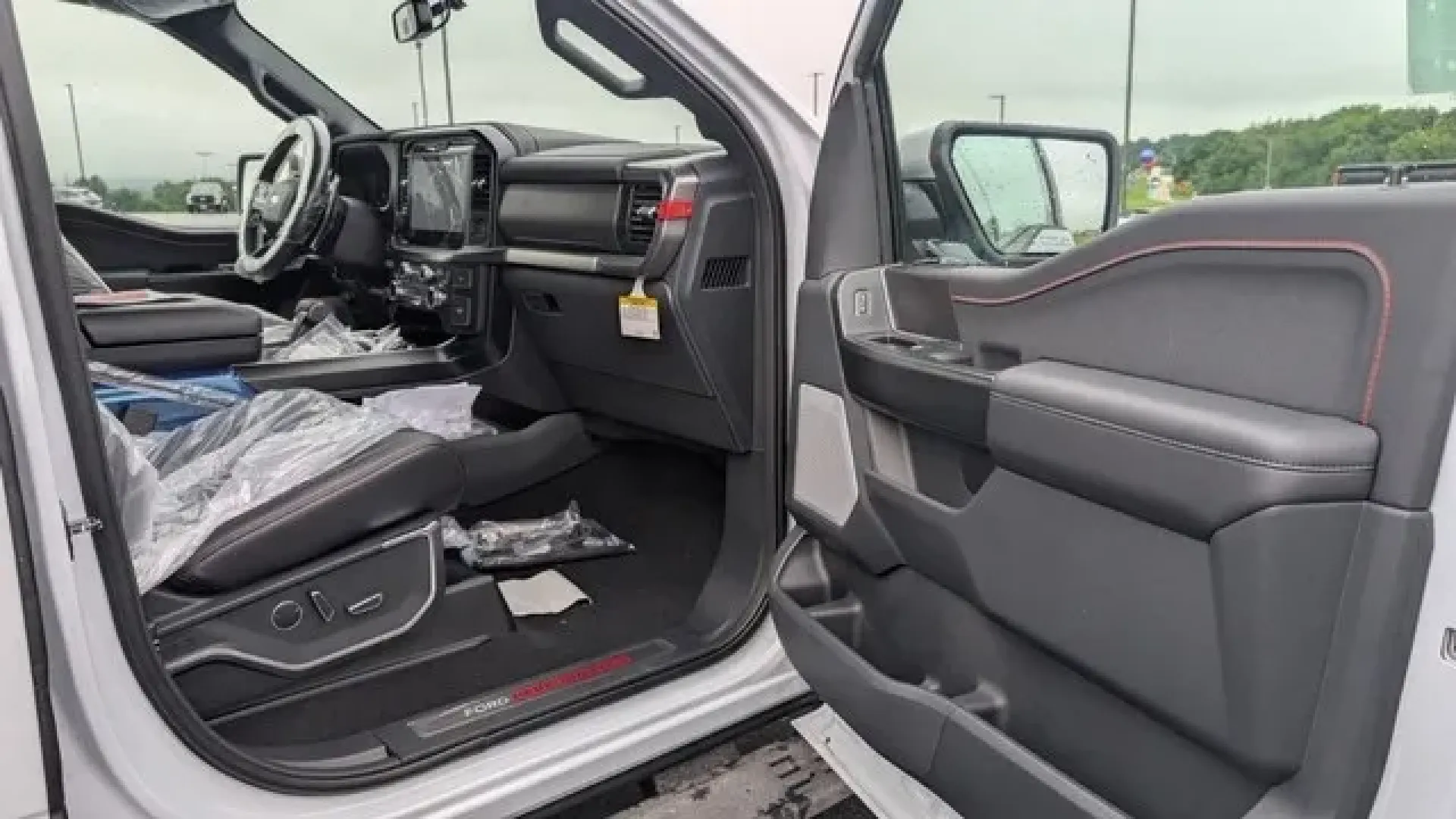 2025 Ford F-150 Raptor (1FTFW1RG0SF) with an 3.5L V6 EcoBoost High Output engine, Automatic transmission, located at 141 Commercial Dr, Fredericktown, MO, 63645, (573) 783-6432, 37.570087, -90.320648 - **Unleash Your Adventurous Spirit with the 2025 Ford F-150 Raptor Perfect for Every Journey!**<br /> <br /> Are you ready to elevate your outdoor adventures or daily commutes? The 2025 Ford F-150 Raptor is here to redefine your driving experience with its robust performance and cutting-edge feature - Photo#0