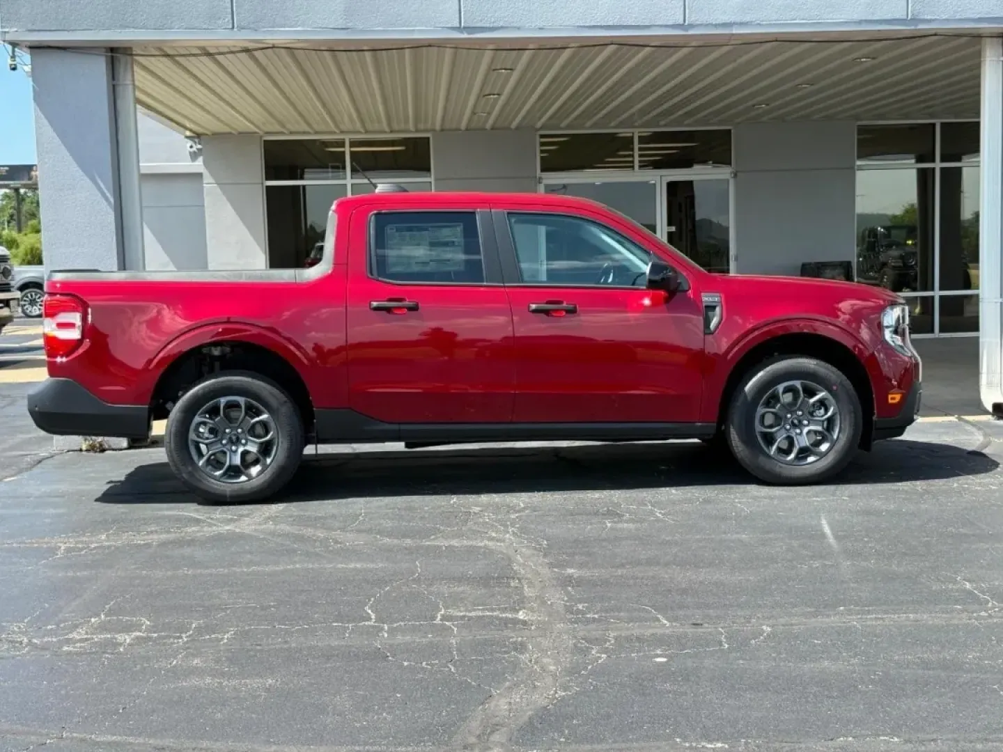 2025 /Navy Pier/Aspen Gray Cloth Ford Maverick XLT (3FTTW8JA1SR) with an 2.0L engine, Automatic transmission, located at 141 Commercial Dr, Fredericktown, MO, 63645, (573) 783-6432, 37.570087, -90.320648 - **Embrace the Adventure: 2025 Ford Maverick XLT at Pettus Ford Fredericktown**<br /> <br /> Are you ready to elevate your lifestyle with a vehicle that blends utility, comfort, and style? Look no further than this stunning 2025 Ford Maverick XLT, perfect for anyone from the weekend warrior to the da - Photo#1