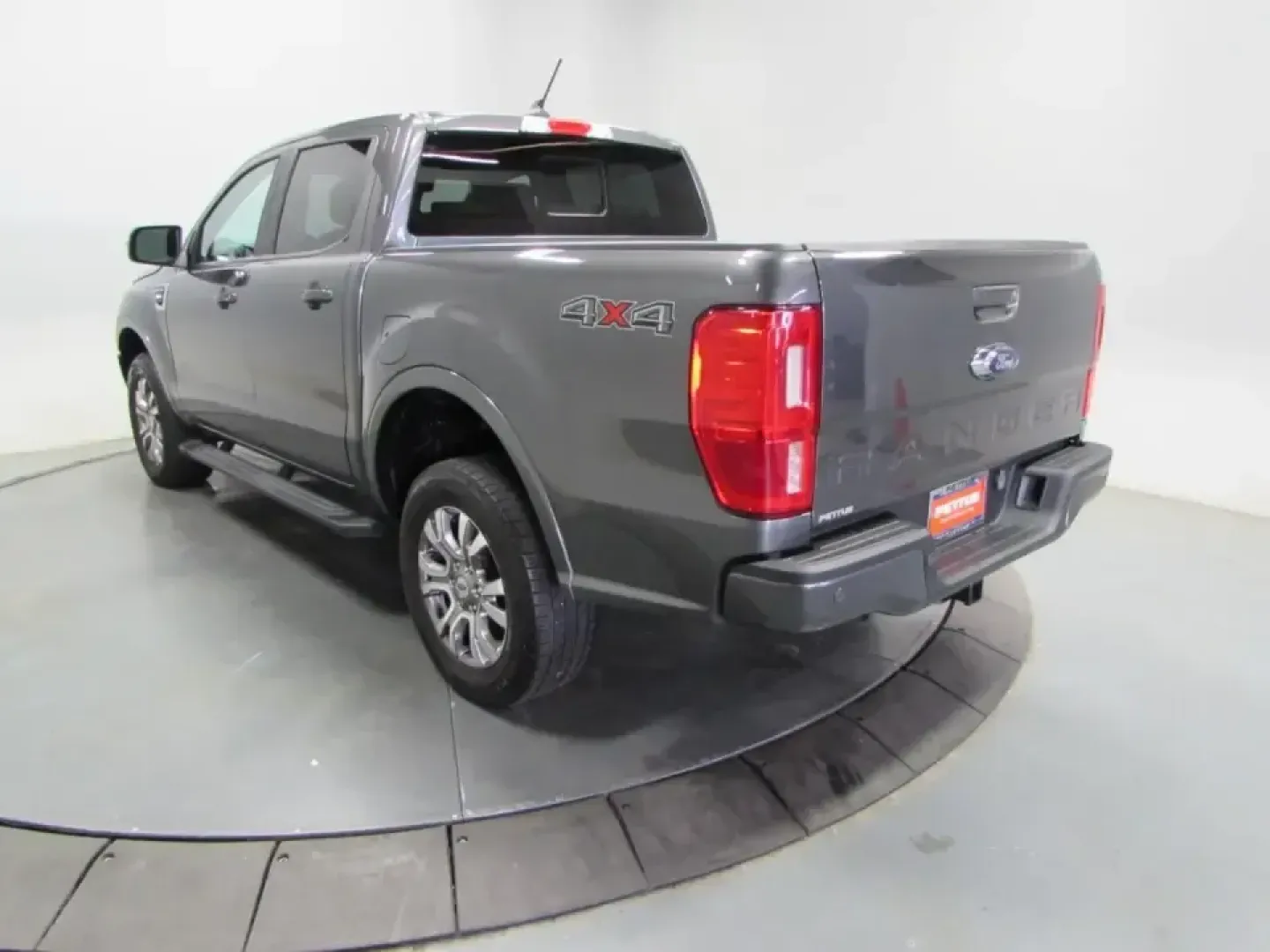 2019 /Medium Stone Ford Ranger Lariat (1FTER4FHXKL) with an 2.3L L4 DOHC 16V engine, Automatic transmission, located at 12836 Highway 21, De Soto, MO, 63020, (636) 337-7777, 38.151867, -90.575615 - Whether your weekends revolve around hauling gear to Washington State Park, towing a small trailer to a campsite, or simply making the daily commute on MO-21 feel more confident in any season, this **2019 Ford Ranger XL SuperCrew 4WD** is built for real-life Missouri miles. With a roomy crew cab for - Photo#4