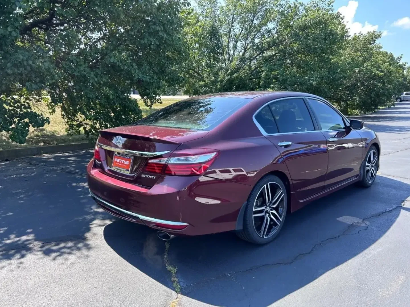 2016 /Black Leather Trimmed Honda Accord Sport (1HGCR2F54GA) with an 2.4L 16-Valve DOHC i-VTEC I-4 engine, Automatic transmission, located at 970 Woodlawn Dr., Farmington, MO, 63640, (573) 431-7800, 37.825642, -90.468674 - **Discover the Perfect Blend of Comfort and Efficiency with this 2016 Honda Accord Sedan at Pettus CDJR Farmington!**<br /> <br /> Are you seeking a reliable vehicle that effortlessly combines style, efficiency, and spaciousness for your daily commute or weekend getaways? Look no further! This 2016 - Photo#2
