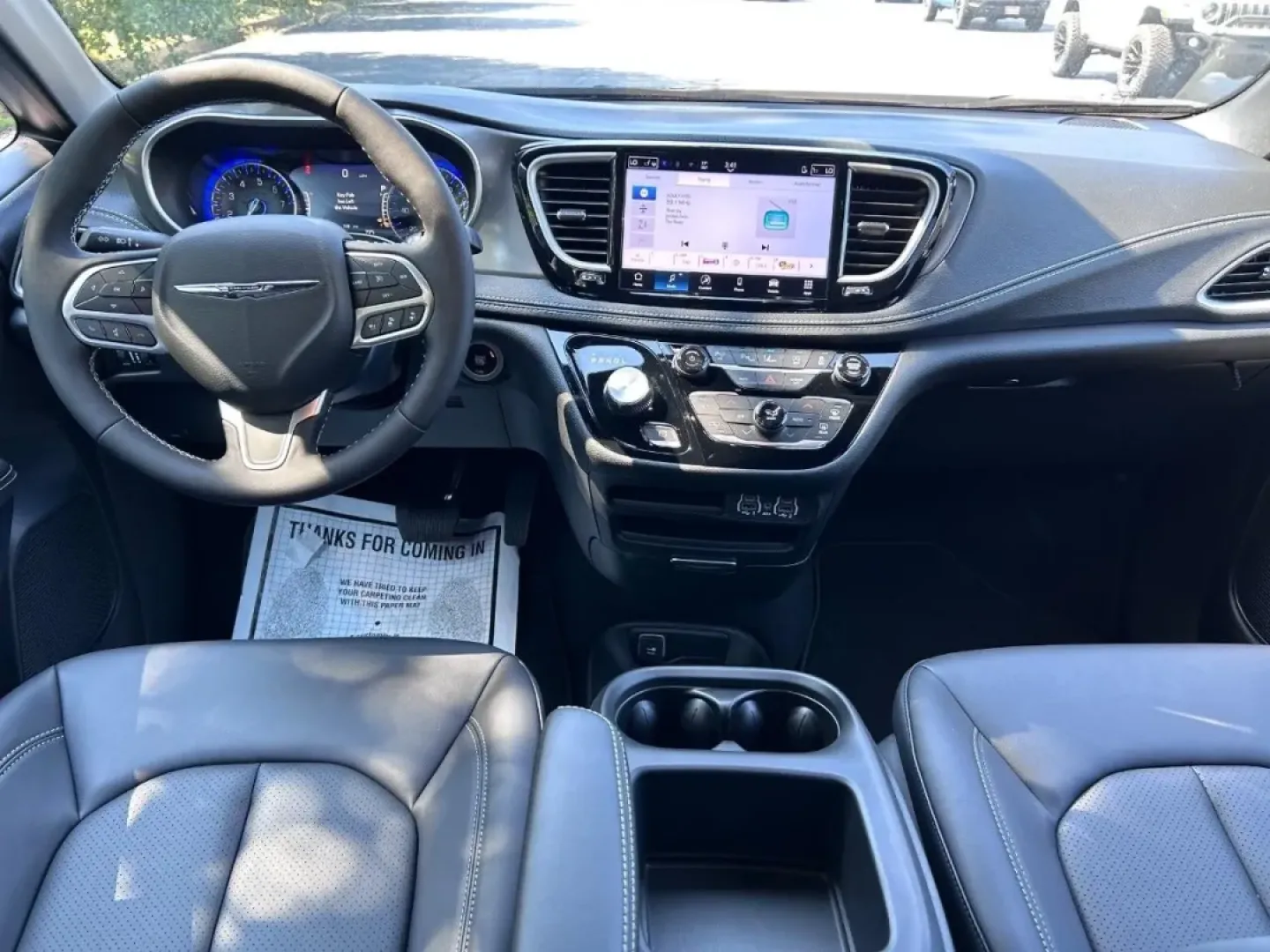 2025 /Black Leather Chrysler Pacifica Select (2C4RC1BG0SR) with an 3.6L V6 24V VVT UPG I engine, Automatic transmission, located at 970 Woodlawn Dr., Farmington, MO, 63640, (573) 431-7800, 37.825642, -90.468674 - **Discover Family Adventures with the 2025 Chrysler Pacifica at Pettus CDJR Farmington!**<br /> <br /> Are you looking for a vehicle that perfectly blends comfort, versatility, and style for your family? The 2025 Chrysler Pacifica is designed for busy families and weekend adventurers alike, making i - Photo#12