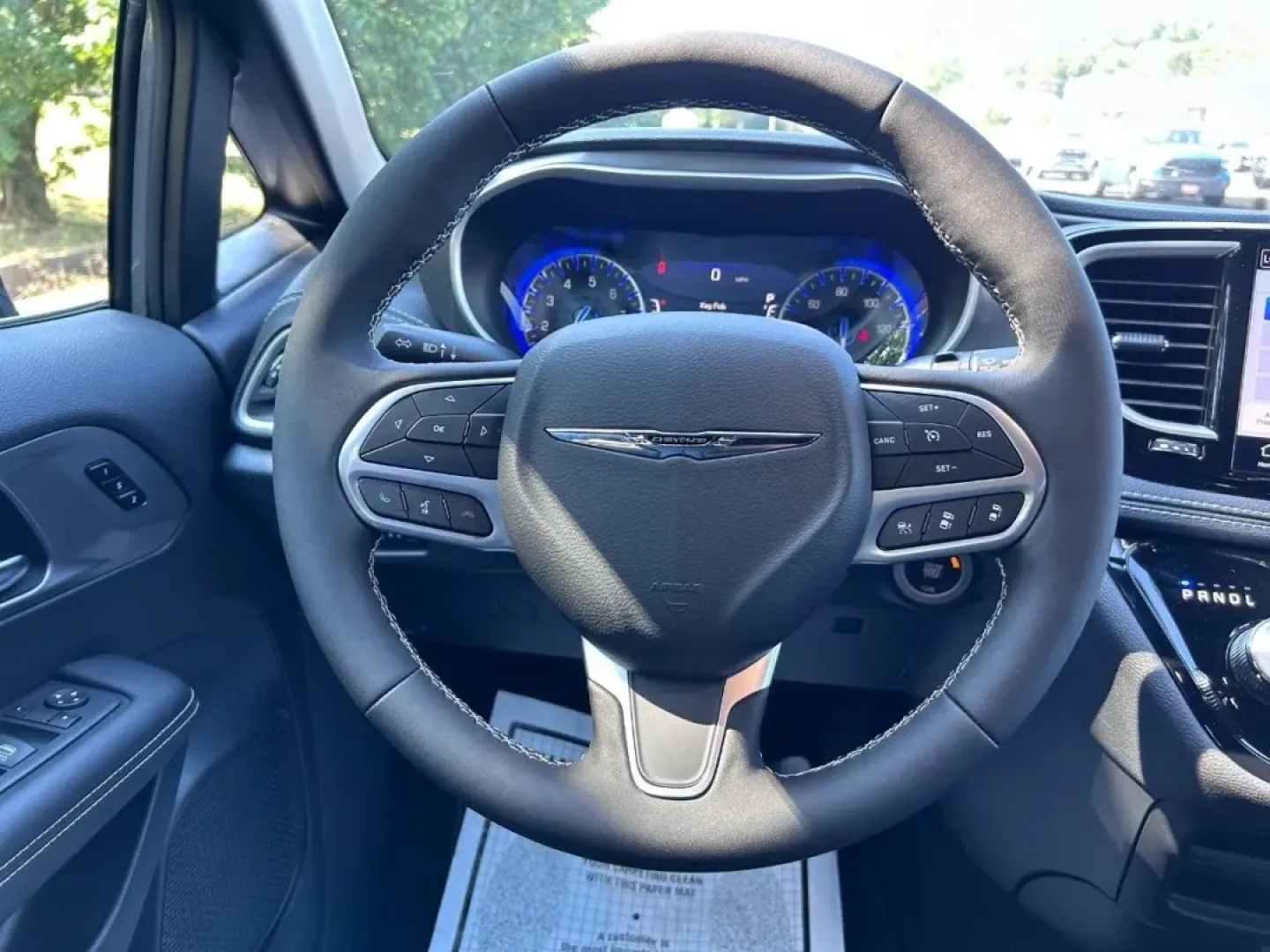 2025 /Black Leather Chrysler Pacifica Select (2C4RC1BG0SR) with an 3.6L V6 24V VVT UPG I engine, Automatic transmission, located at 970 Woodlawn Dr., Farmington, MO, 63640, (573) 431-7800, 37.825642, -90.468674 - **Discover Family Adventures with the 2025 Chrysler Pacifica at Pettus CDJR Farmington!**<br /> <br /> Are you looking for a vehicle that perfectly blends comfort, versatility, and style for your family? The 2025 Chrysler Pacifica is designed for busy families and weekend adventurers alike, making i - Photo#13