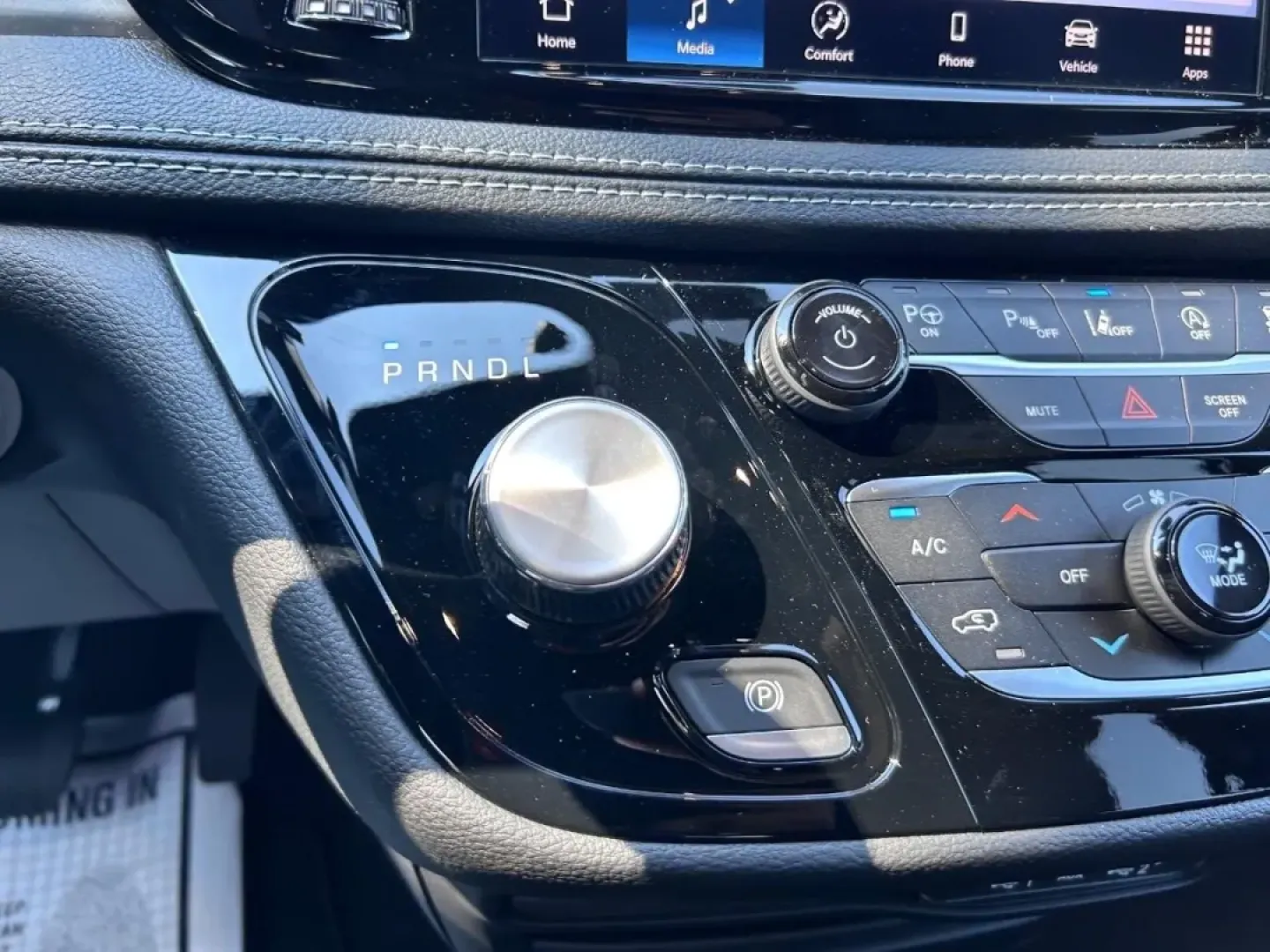 2025 /Black Leather Chrysler Pacifica Select (2C4RC1BG0SR) with an 3.6L V6 24V VVT UPG I engine, Automatic transmission, located at 970 Woodlawn Dr., Farmington, MO, 63640, (573) 431-7800, 37.825642, -90.468674 - **Discover Family Adventures with the 2025 Chrysler Pacifica at Pettus CDJR Farmington!**<br /> <br /> Are you looking for a vehicle that perfectly blends comfort, versatility, and style for your family? The 2025 Chrysler Pacifica is designed for busy families and weekend adventurers alike, making i - Photo#18