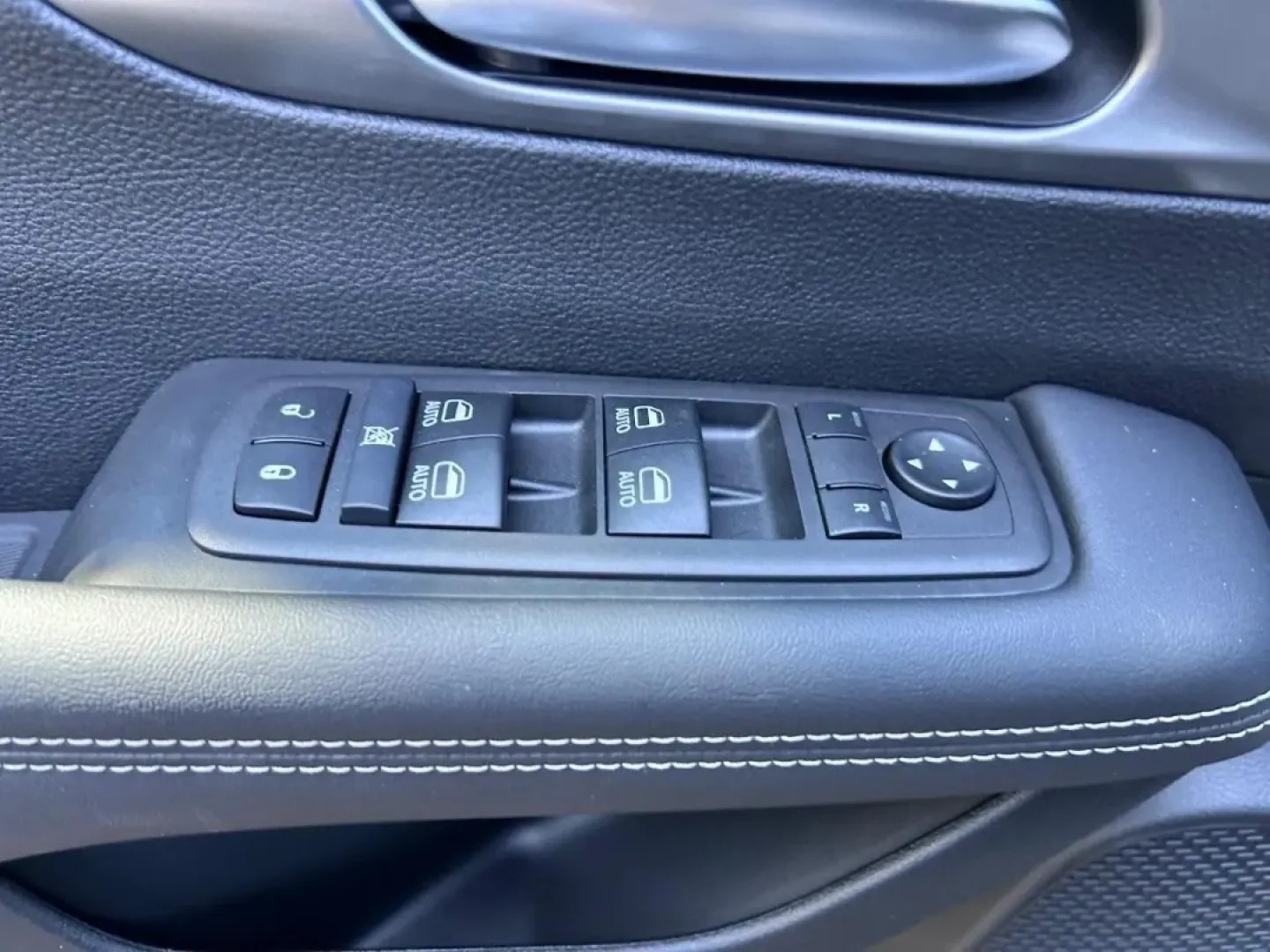 2025 /Black Leather Chrysler Pacifica Select (2C4RC1BG0SR) with an 3.6L V6 24V VVT UPG I engine, Automatic transmission, located at 970 Woodlawn Dr., Farmington, MO, 63640, (573) 431-7800, 37.825642, -90.468674 - **Discover Family Adventures with the 2025 Chrysler Pacifica at Pettus CDJR Farmington!**<br /> <br /> Are you looking for a vehicle that perfectly blends comfort, versatility, and style for your family? The 2025 Chrysler Pacifica is designed for busy families and weekend adventurers alike, making i - Photo#20