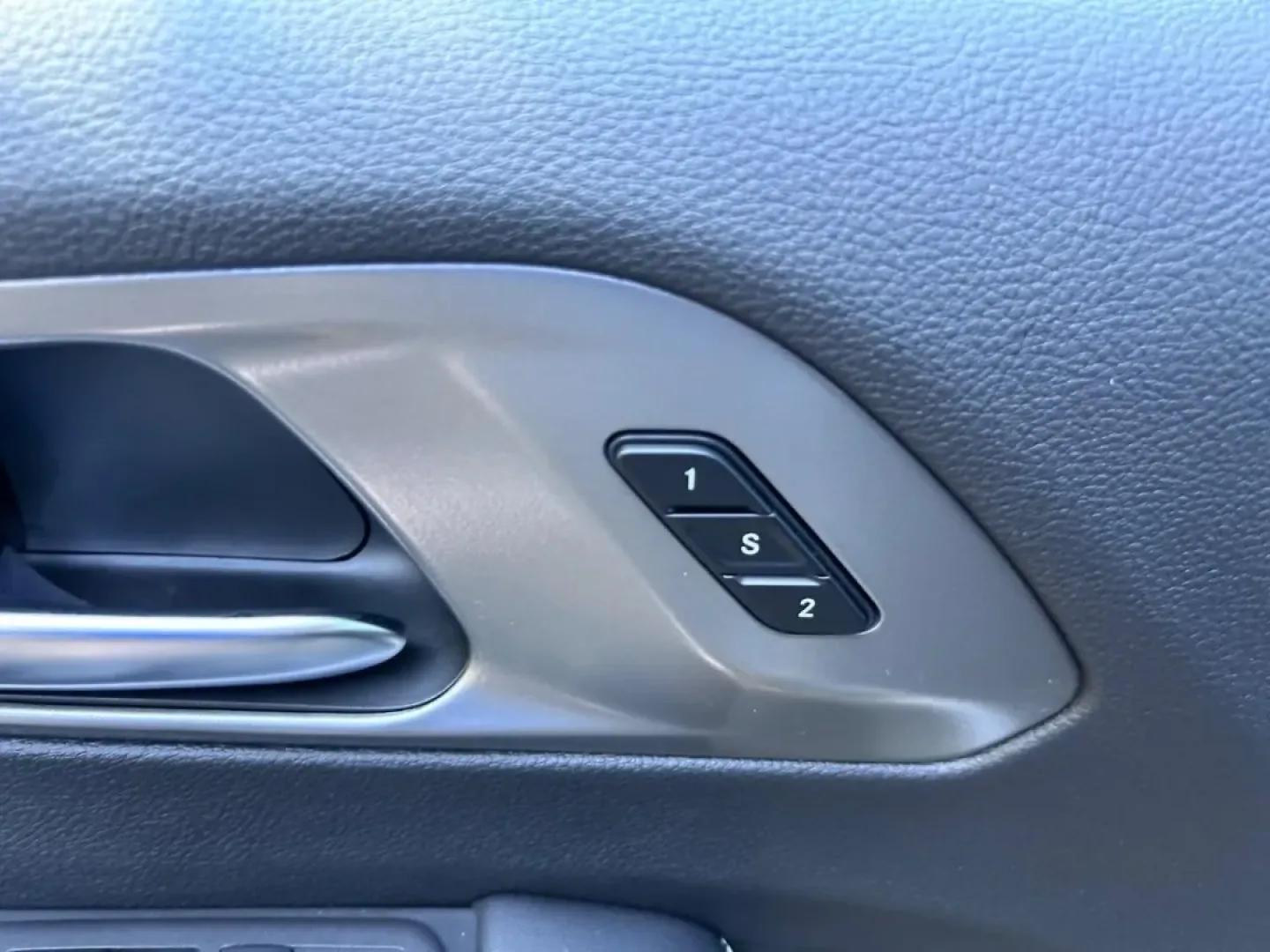 2025 /Black Leather Chrysler Pacifica Select (2C4RC1BG0SR) with an 3.6L V6 24V VVT UPG I engine, Automatic transmission, located at 970 Woodlawn Dr., Farmington, MO, 63640, (573) 431-7800, 37.825642, -90.468674 - **Discover Family Adventures with the 2025 Chrysler Pacifica at Pettus CDJR Farmington!**<br /> <br /> Are you looking for a vehicle that perfectly blends comfort, versatility, and style for your family? The 2025 Chrysler Pacifica is designed for busy families and weekend adventurers alike, making i - Photo#21