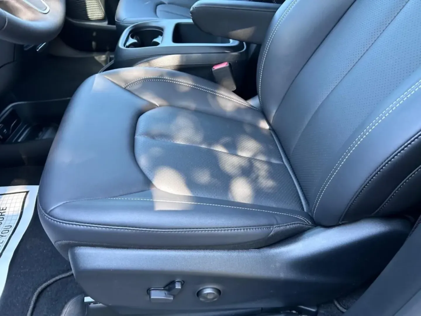 2025 /Black Leather Chrysler Pacifica Select (2C4RC1BG0SR) with an 3.6L V6 24V VVT UPG I engine, Automatic transmission, located at 970 Woodlawn Dr., Farmington, MO, 63640, (573) 431-7800, 37.825642, -90.468674 - **Discover Family Adventures with the 2025 Chrysler Pacifica at Pettus CDJR Farmington!**<br /> <br /> Are you looking for a vehicle that perfectly blends comfort, versatility, and style for your family? The 2025 Chrysler Pacifica is designed for busy families and weekend adventurers alike, making i - Photo#22