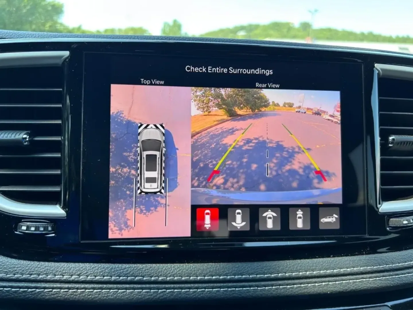 2025 /Black Leather Chrysler Pacifica Select (2C4RC1BG0SR) with an 3.6L V6 24V VVT UPG I engine, Automatic transmission, located at 970 Woodlawn Dr., Farmington, MO, 63640, (573) 431-7800, 37.825642, -90.468674 - **Discover Family Adventures with the 2025 Chrysler Pacifica at Pettus CDJR Farmington!**<br /> <br /> Are you looking for a vehicle that perfectly blends comfort, versatility, and style for your family? The 2025 Chrysler Pacifica is designed for busy families and weekend adventurers alike, making i - Photo#24