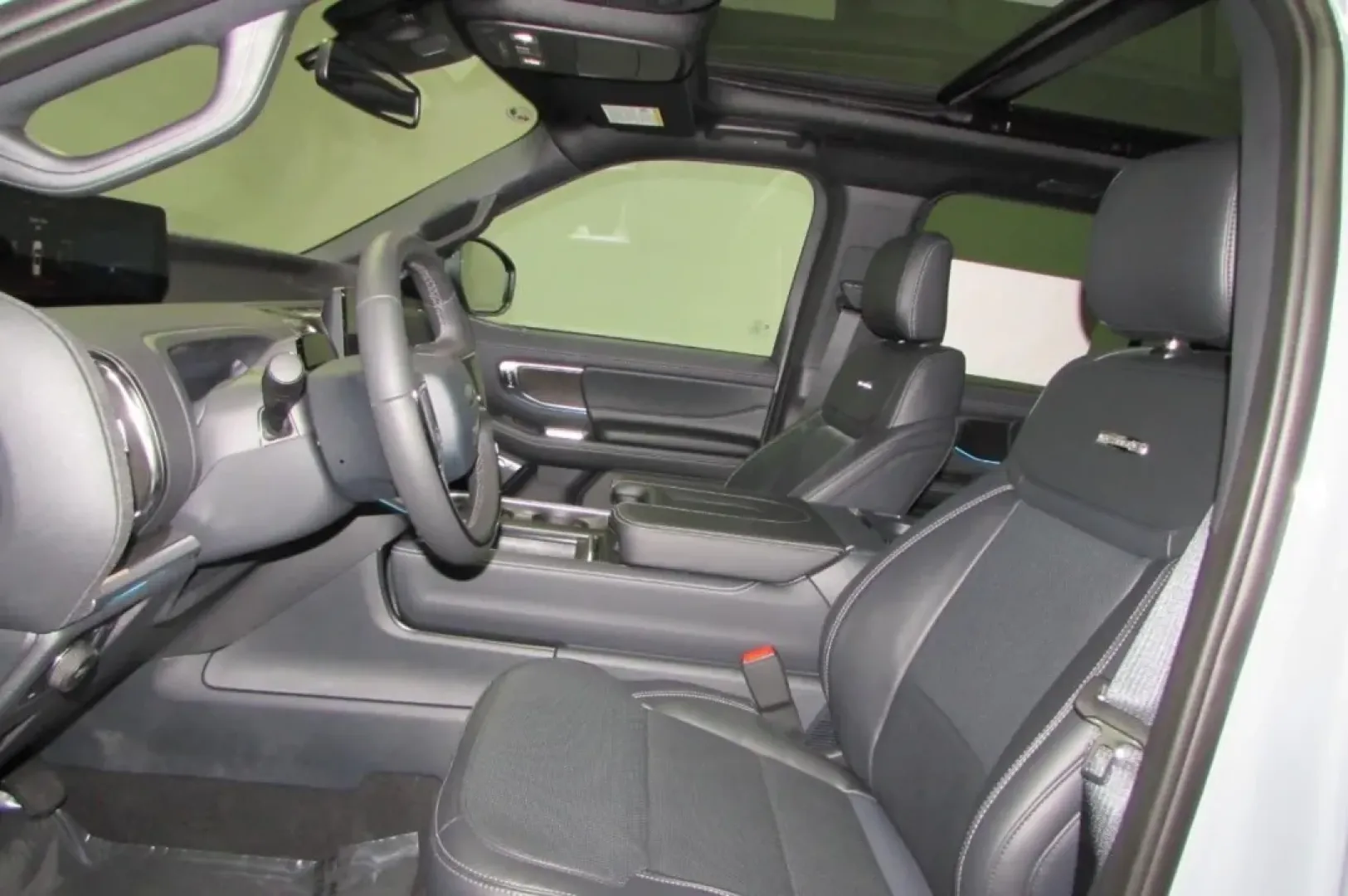 2025 /Black Onyx Leather Ford Expedition Max Platinum (1FMJK1MG4SE) with an 3.5L V6 Turbocharged engine, Automatic transmission, located at 12836 Highway 21, De Soto, MO, 63020, (636) 337-7777, 38.151867, -90.575615 - **Discover the Ultimate Family Adventure with the 2025 Ford Expedition Max Platinum at Pettus Ford De Soto!**<br /> <br /> Are you ready to elevate your family road trips or weekend getaways? Look no further than the stunning 2025 Ford Expedition Max Platinum. This luxurious SUV combines spacious co - Photo#11