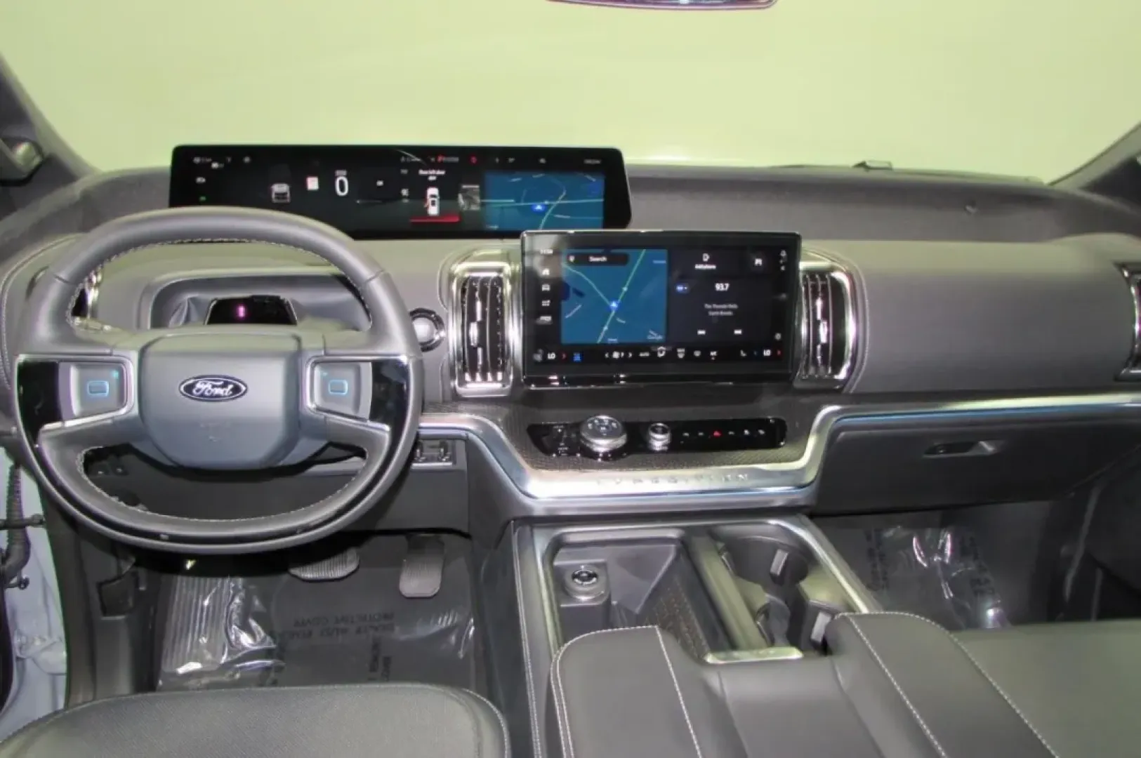 2025 /Black Onyx Leather Ford Expedition Max Platinum (1FMJK1MG4SE) with an 3.5L V6 Turbocharged engine, Automatic transmission, located at 12836 Highway 21, De Soto, MO, 63020, (636) 337-7777, 38.151867, -90.575615 - **Discover the Ultimate Family Adventure with the 2025 Ford Expedition Max Platinum at Pettus Ford De Soto!**<br /> <br /> Are you ready to elevate your family road trips or weekend getaways? Look no further than the stunning 2025 Ford Expedition Max Platinum. This luxurious SUV combines spacious co - Photo#23