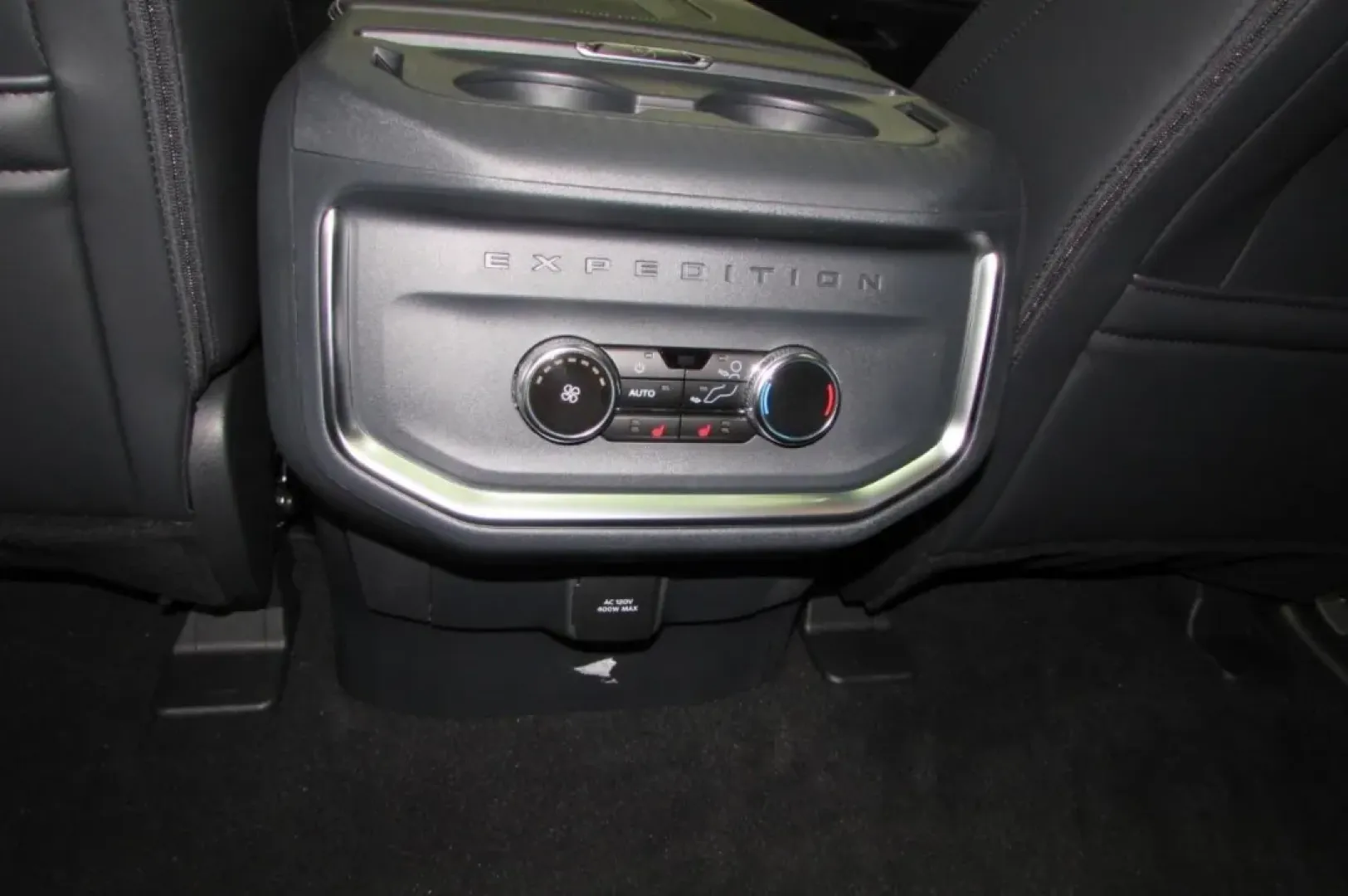 2025 /Black Onyx Leather Ford Expedition Max Platinum (1FMJK1MG4SE) with an 3.5L V6 Turbocharged engine, Automatic transmission, located at 12836 Highway 21, De Soto, MO, 63020, (636) 337-7777, 38.151867, -90.575615 - **Discover the Ultimate Family Adventure with the 2025 Ford Expedition Max Platinum at Pettus Ford De Soto!**<br /> <br /> Are you ready to elevate your family road trips or weekend getaways? Look no further than the stunning 2025 Ford Expedition Max Platinum. This luxurious SUV combines spacious co - Photo#26
