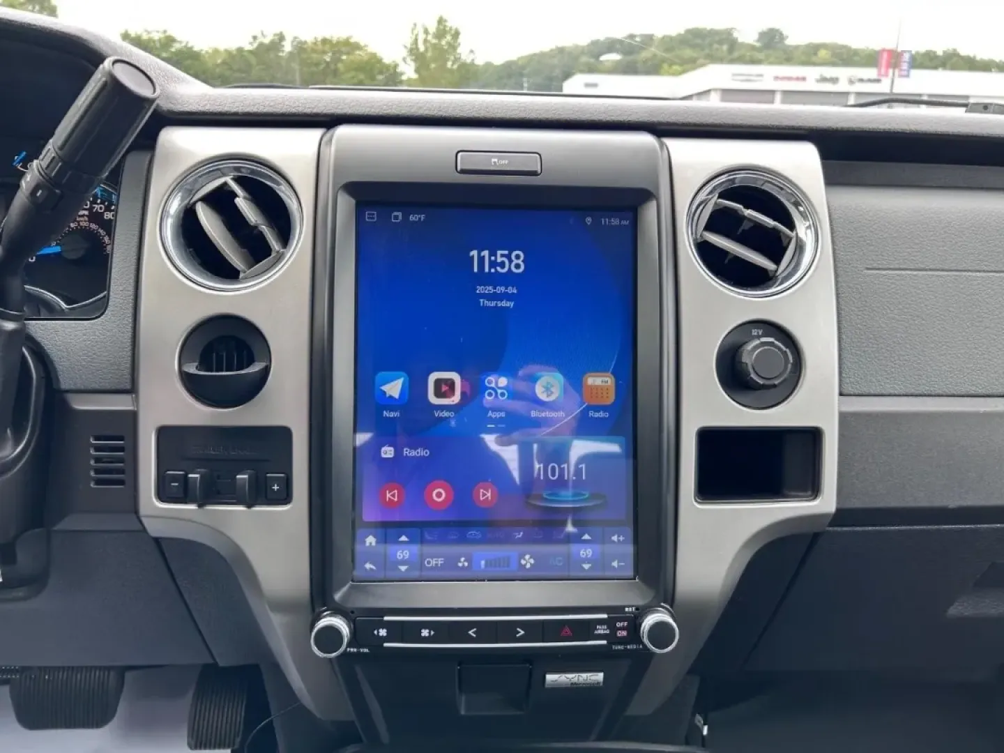 2013 /Steel Gray Cloth Ford F-150 XLT (1FTFW1CTXDK) with an 3.5L V6 engine, Automatic transmission, located at 970 Woodlawn Dr., Farmington, MO, 63640, (573) 431-7800, 37.825642, -90.468674 - **Discover Your Next Adventure with the 2013 Ford F-150 The Ultimate Truck for All Your Needs!**<br /> <br /> Are you ready to take on the open road or tackle tough jobs with ease? The 2013 Ford F-150 is the perfect companion for those who crave adventure and demands practicality. Whether you're a - Photo#13