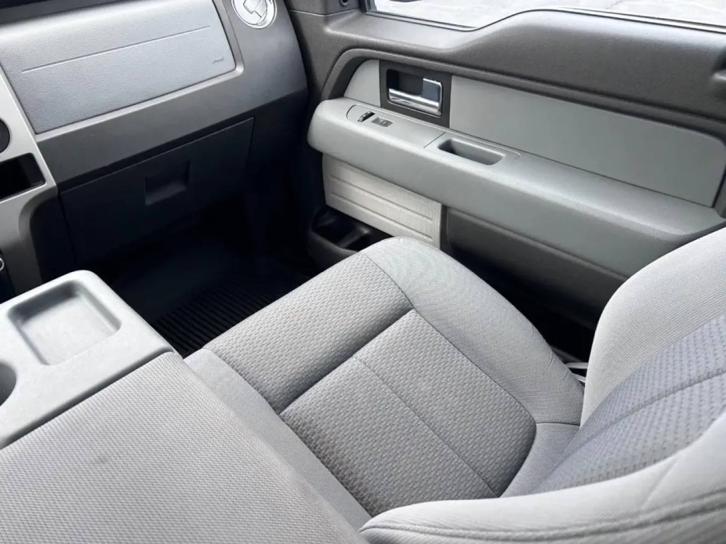 2013 /Steel Gray Cloth Ford F-150 XLT (1FTFW1CTXDK) with an 3.5L V6 engine, Automatic transmission, located at 970 Woodlawn Dr., Farmington, MO, 63640, (573) 431-7800, 37.825642, -90.468674 - **Discover Your Next Adventure with the 2013 Ford F-150 The Ultimate Truck for All Your Needs!**<br /> <br /> Are you ready to take on the open road or tackle tough jobs with ease? The 2013 Ford F-150 is the perfect companion for those who crave adventure and demands practicality. Whether you're a - Photo#14