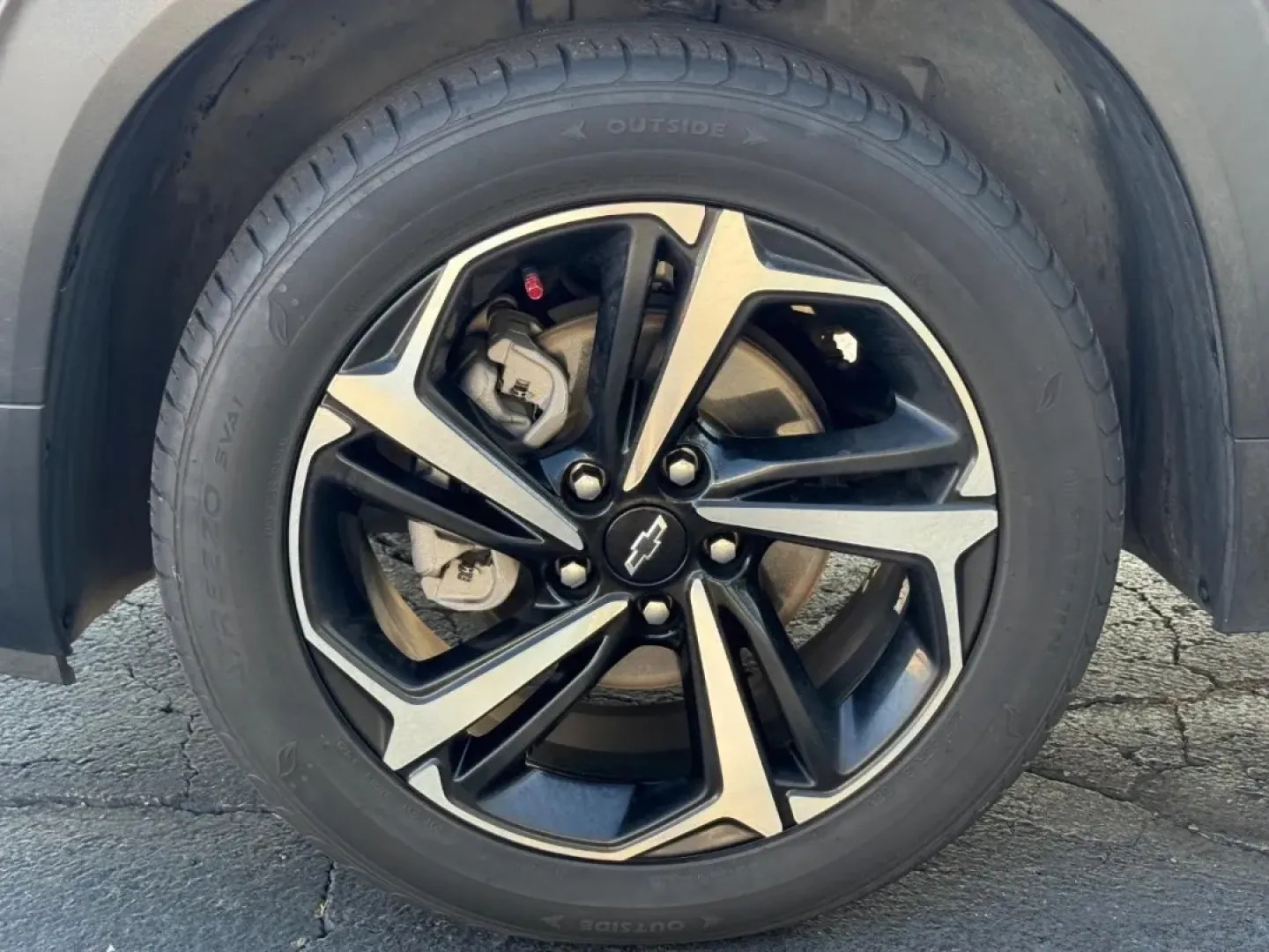 2022 /Jet Black with Red accents Lea Chevrolet TrailBlazer RS (KL79MTSL3NB) with an ECOTEC 1.3L I3 Turbo DOHC SIDI engine, Automatic transmission, located at 970 Woodlawn Dr., Farmington, MO, 63640, (573) 431-7800, 37.825642, -90.468674 - **Adventure Awaits with the 2022 Chevrolet Trailblazer RS!** <br /> <br /> If you're searching for a versatile, stylish SUV that fits perfectly into your active lifestyle, look no further than the 2022 Chevrolet Trailblazer RS, available now at Pettus CDJR Farmington in Farmington, MO. This pre-own - Photo#6