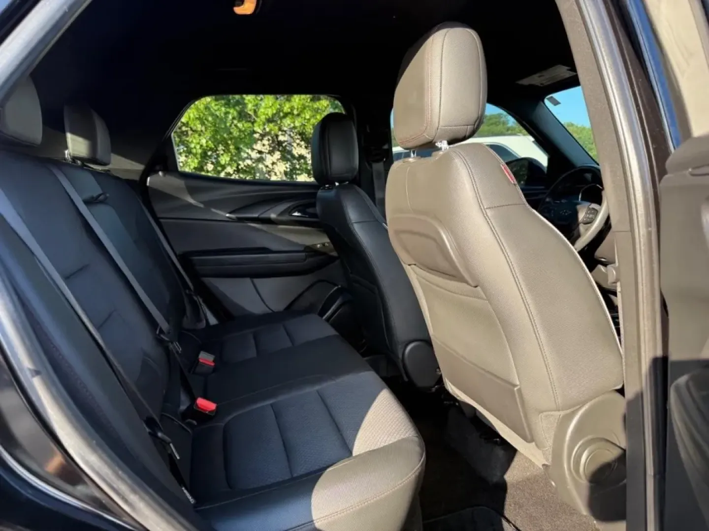 2022 /Jet Black with Red accents Lea Chevrolet TrailBlazer RS (KL79MTSL3NB) with an ECOTEC 1.3L I3 Turbo DOHC SIDI engine, Automatic transmission, located at 970 Woodlawn Dr., Farmington, MO, 63640, (573) 431-7800, 37.825642, -90.468674 - **Adventure Awaits with the 2022 Chevrolet Trailblazer RS!** <br /> <br /> If you're searching for a versatile, stylish SUV that fits perfectly into your active lifestyle, look no further than the 2022 Chevrolet Trailblazer RS, available now at Pettus CDJR Farmington in Farmington, MO. This pre-own - Photo#9