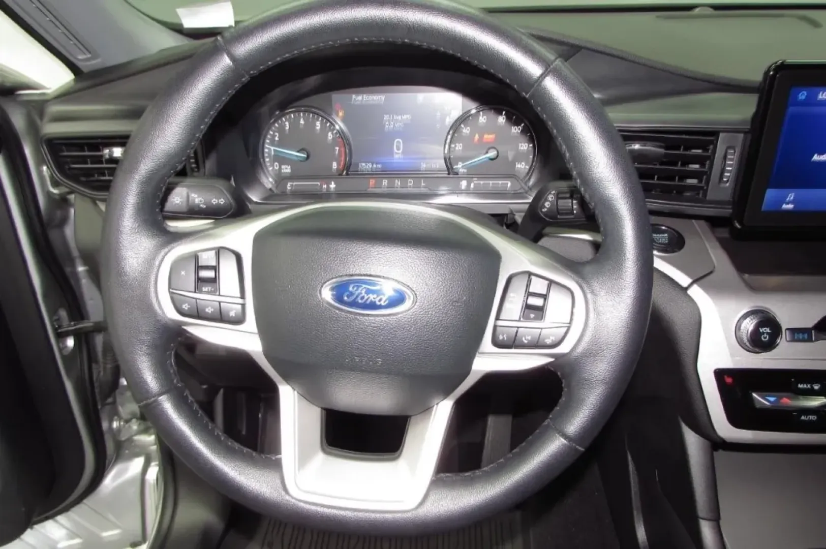 2022 /Ebony Ford Explorer XLT (1FMSK8DH9NG) with an Other engine, Automatic transmission, located at 12836 Highway 21, De Soto, MO, 63020, (636) 337-7777, 38.151867, -90.575615 - ### Adventure Awaits with This 2022 Ford Explorer XLT at Pettus Ford De Soto!<br /> <br /> If you're searching for the perfect blend of style, utility, and performance in a family-friendly SUV, look no further than this stunning 2022 Ford Explorer XLT. This versatile vehicle is designed to make ever - Photo#15