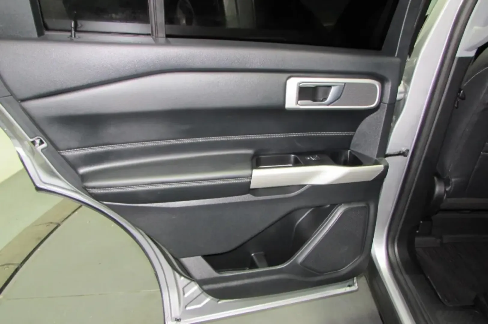 2022 /Ebony Ford Explorer XLT (1FMSK8DH9NG) with an Other engine, Automatic transmission, located at 12836 Highway 21, De Soto, MO, 63020, (636) 337-7777, 38.151867, -90.575615 - ### Adventure Awaits with This 2022 Ford Explorer XLT at Pettus Ford De Soto!<br /> <br /> If you're searching for the perfect blend of style, utility, and performance in a family-friendly SUV, look no further than this stunning 2022 Ford Explorer XLT. This versatile vehicle is designed to make ever - Photo#25
