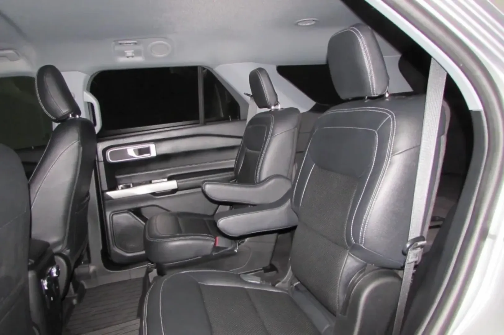2022 /Ebony Ford Explorer XLT (1FMSK8DH9NG) with an Other engine, Automatic transmission, located at 12836 Highway 21, De Soto, MO, 63020, (636) 337-7777, 38.151867, -90.575615 - ### Adventure Awaits with This 2022 Ford Explorer XLT at Pettus Ford De Soto!<br /> <br /> If you're searching for the perfect blend of style, utility, and performance in a family-friendly SUV, look no further than this stunning 2022 Ford Explorer XLT. This versatile vehicle is designed to make ever - Photo#26