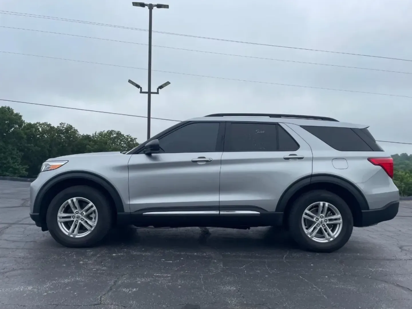 2022 /Ebony Ford Explorer XLT (1FMSK8DH9NG) with an Other engine, Automatic transmission, located at 12836 Highway 21, De Soto, MO, 63020, (636) 337-7777, 38.151867, -90.575615 - ### Adventure Awaits with This 2022 Ford Explorer XLT at Pettus Ford De Soto!<br /> <br /> If you're searching for the perfect blend of style, utility, and performance in a family-friendly SUV, look no further than this stunning 2022 Ford Explorer XLT. This versatile vehicle is designed to make ever - Photo#33