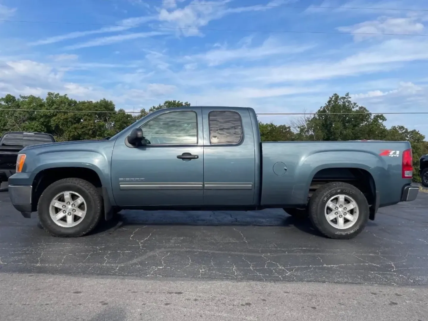 2013 /Ebony GMC Sierra 1500 SLE (1GTR2VE78DZ) with an Other engine, located at 12836 Highway 21, De Soto, MO, 63020, (636) 337-7777, 38.151867, -90.575615 - **Conquer Every Road with This 2013 GMC Sierra 1500 Your Adventure Awaits!**<br /> <br /> Are you ready to elevate your weekend adventures or tackle your daily commutes with confidence? Look no further than this stunning 2013 GMC Sierra 1500, now available at Pettus Ford De Soto. Whether you're a g - Photo#1