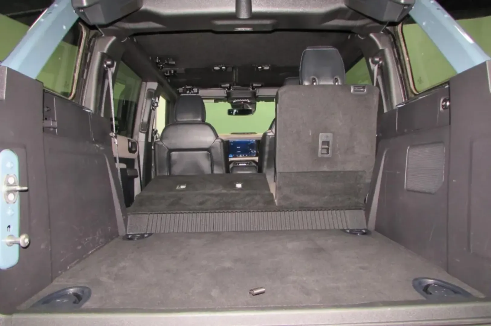 2022 /Black Onyx Ford Bronco Wildtrak (1FMEE5DP0NL) with an Other engine, located at 12836 Highway 21, De Soto, MO, 63020, (636) 337-7777, 38.151867, -90.575615 - Looking for the ultimate adventure companion that won't break the bank? Look no further than this stunning 2022 Ford Bronco, perfect for weekend escapades or daily commutes. With its rugged design and advanced features, this quality used vehicle is ready to take you wherever the road leads. Whether - Photo#26