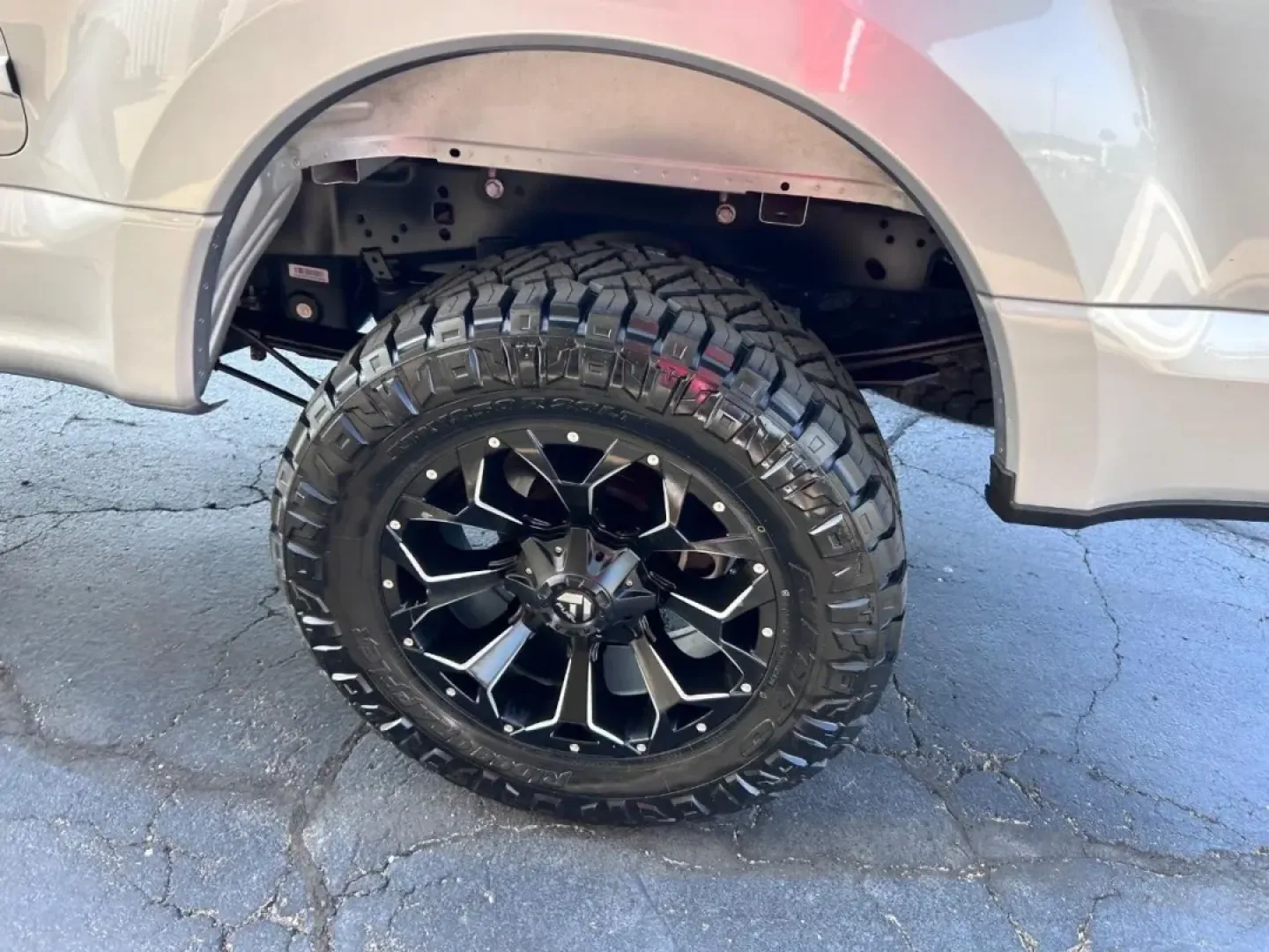 2021 /Black Leather Ford F-250SD Lariat (1FT7W2BT1ME) with an 6.7L engine, located at 141 Commercial Dr, Fredericktown, MO, 63645, (573) 783-6432, 37.570087, -90.320648 - **Unleash Your Adventurous Spirit with the 2021 Ford Super Duty F-250 SRW** <br /> <br /> Are you ready to elevate your weekend adventures or tackle tough job sites with ease? Look no further than this robust 2021 Ford Super Duty F-250 SRW, available now at Pettus Ford Fredericktown! This truck is n - Photo#5