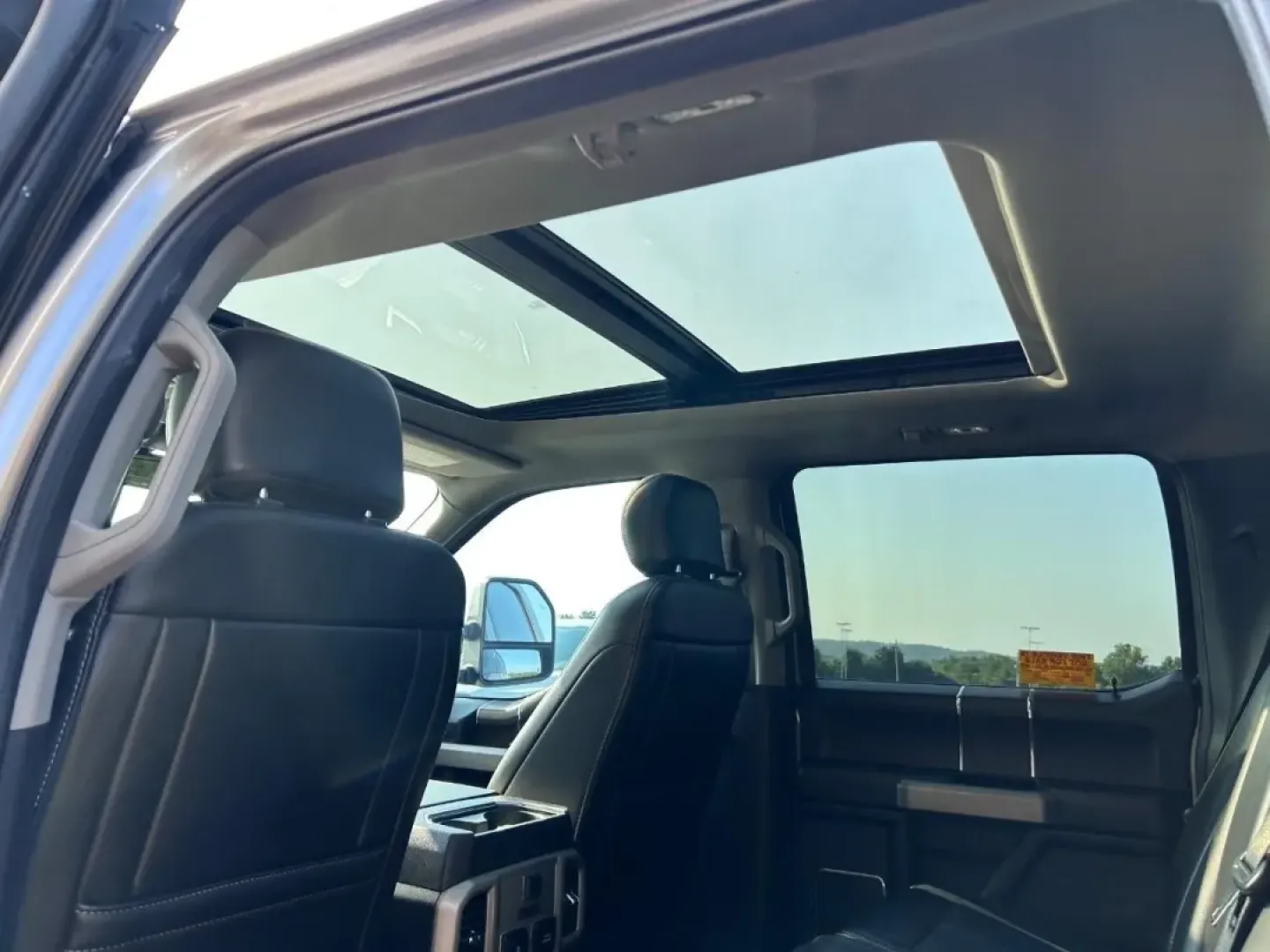 2021 /Black Leather Ford F-250SD Lariat (1FT7W2BT1ME) with an 6.7L engine, located at 141 Commercial Dr, Fredericktown, MO, 63645, (573) 783-6432, 37.570087, -90.320648 - **Unleash Your Adventurous Spirit with the 2021 Ford Super Duty F-250 SRW** <br /> <br /> Are you ready to elevate your weekend adventures or tackle tough job sites with ease? Look no further than this robust 2021 Ford Super Duty F-250 SRW, available now at Pettus Ford Fredericktown! This truck is n - Photo#9