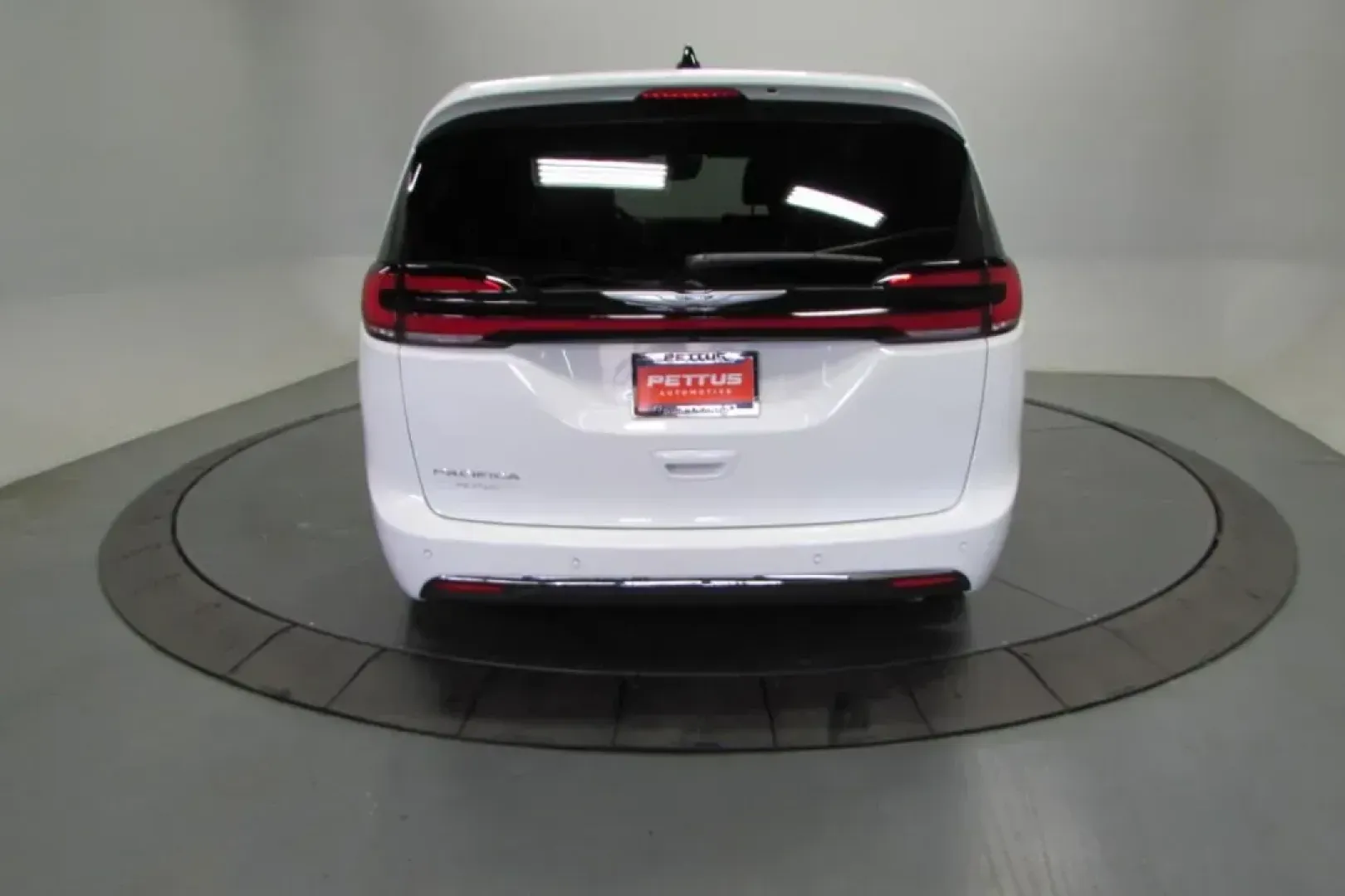 2025 /Black Leather Chrysler Pacifica Select (2C4RC1BG3SR) with an Other engine, Automatic transmission, located at 12830 Highway 21, De Soto, MO, 63020, (636) 337-7777, 38.153099, -90.573624 - NEW 2025 Chrysler Pacifica Select from Pettus Chrysler Dodge Jeep Ram De Soto, De Soto MO. - Photo#6
