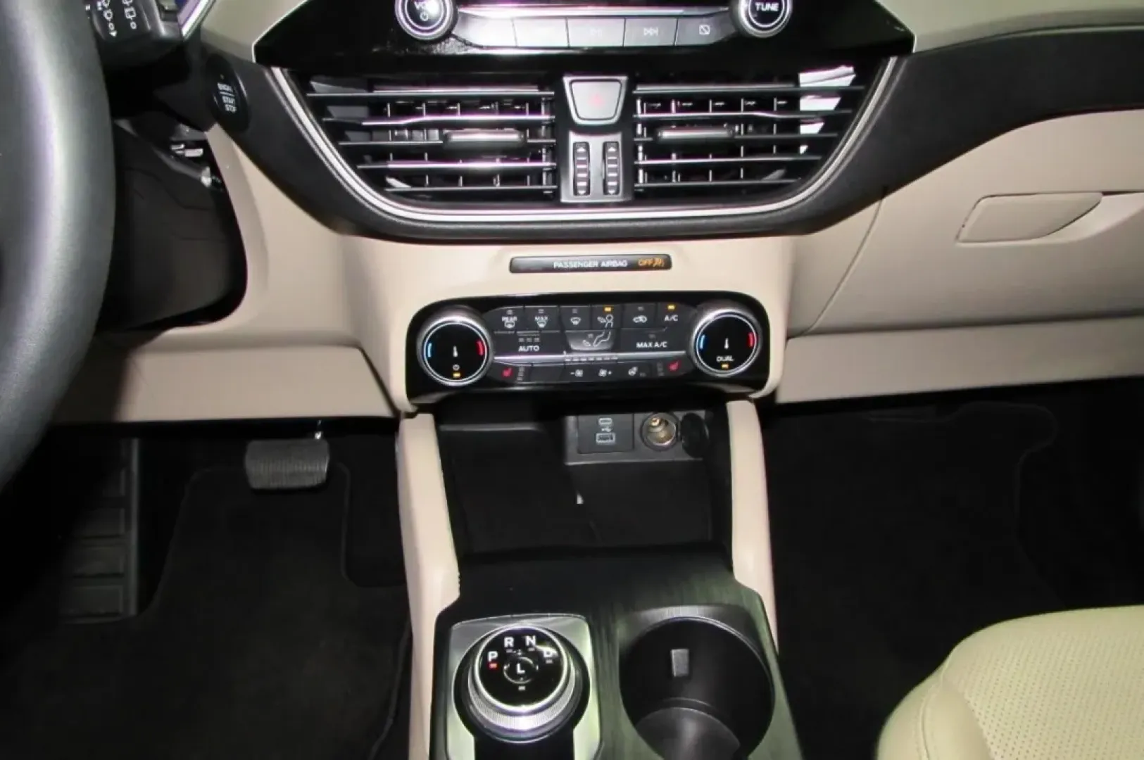 2022 /Sandstone Ford Escape SEL (1FMCU0H60NU) with an Other engine, Automatic transmission, located at 12836 Highway 21, De Soto, MO, 63020, (636) 337-7777, 38.151867, -90.575615 - **Embrace Adventure with the 2022 Ford Escape SEL! Perfect for Your Next Journey!**<br /> <br /> Are you searching for a vehicle that fits both your adventurous spirit and your everyday needs? Look no further than the 2022 Ford Escape SEL, a versatile SUV that combines comfort, efficiency, and style - Photo#20
