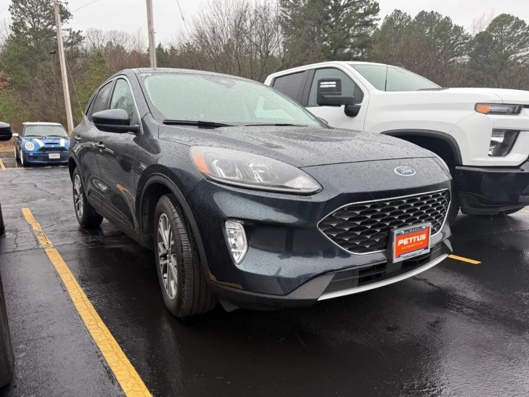 photo of 2022 Ford Escape SEL