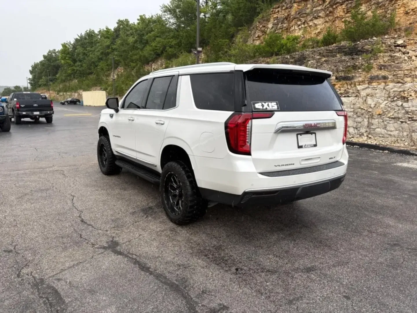 2023 GMC Yukon SLT (1GKS2BKD7PR) with an Other engine, located at 12836 Highway 21, De Soto, MO, 63020, (636) 337-7777, 38.151867, -90.575615 - Are you ready to level up your family adventures or weekend getaways? Look no further than this stunning 2023 GMC Yukon SLT, available now at Pettus Ford De Soto. This SUV is tailored for those who seek comfort, style, and the capability to tackle both everyday commutes and off-the-beaten-path excur - Photo#2