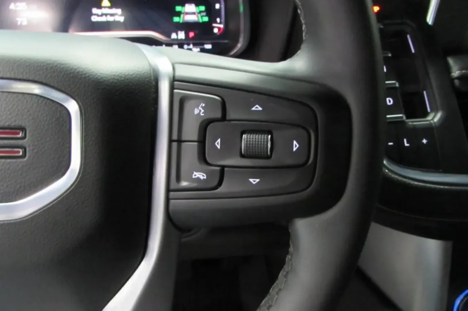 2023 /Jet Black Leather GMC Yukon SLT (1GKS2BKD7PR) with an Other engine, located at 12836 Highway 21, De Soto, MO, 63020, (636) 337-7777, 38.151867, -90.575615 - Are you ready to level up your family adventures or weekend getaways? Look no further than this stunning 2023 GMC Yukon SLT, available now at Pettus Ford De Soto. This SUV is tailored for those who seek comfort, style, and the capability to tackle both everyday commutes and off-the-beaten-path excur - Photo#16