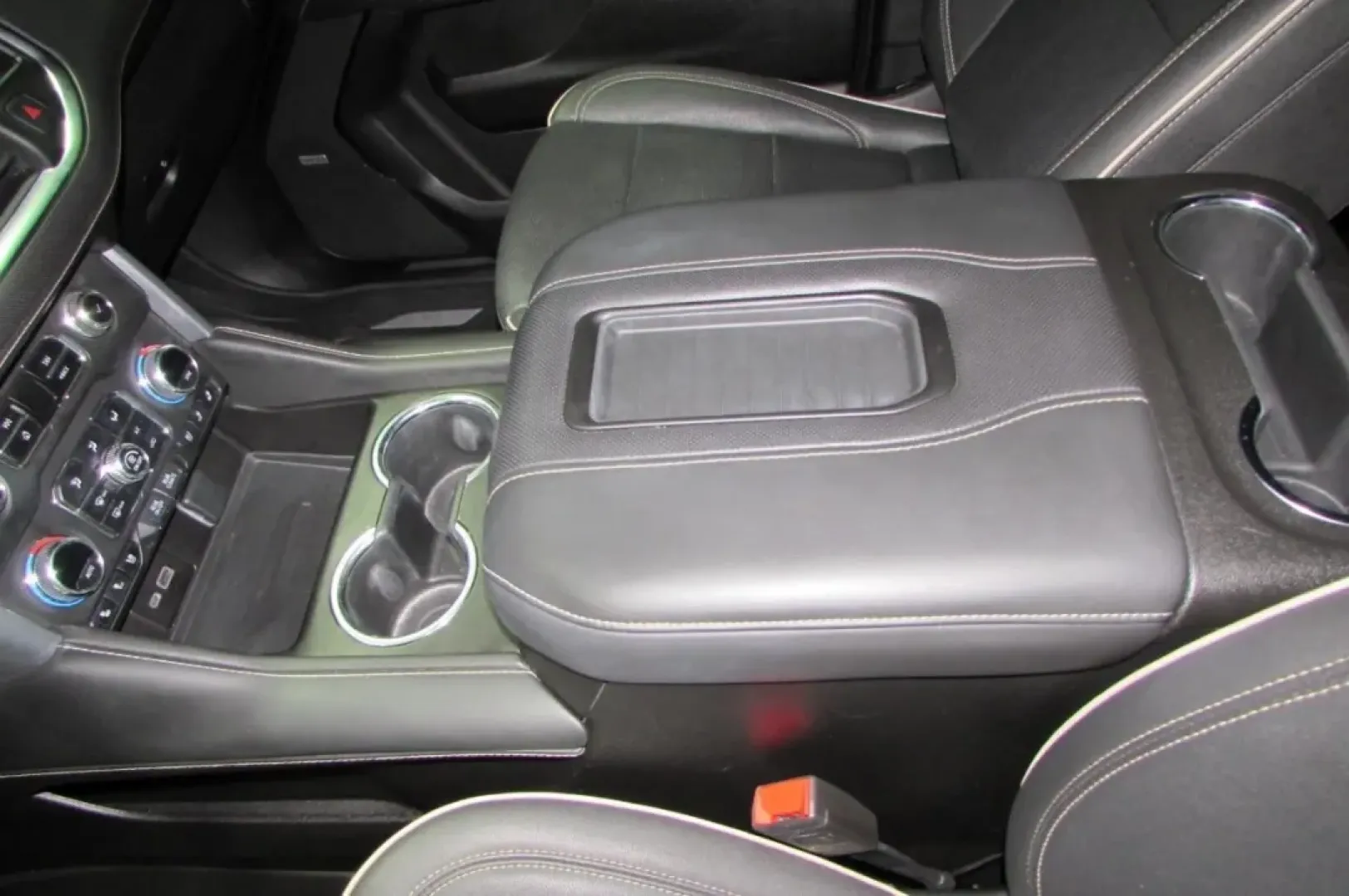 2023 /Jet Black Leather GMC Yukon SLT (1GKS2BKD7PR) with an Other engine, located at 12836 Highway 21, De Soto, MO, 63020, (636) 337-7777, 38.151867, -90.575615 - Are you ready to level up your family adventures or weekend getaways? Look no further than this stunning 2023 GMC Yukon SLT, available now at Pettus Ford De Soto. This SUV is tailored for those who seek comfort, style, and the capability to tackle both everyday commutes and off-the-beaten-path excur - Photo#22