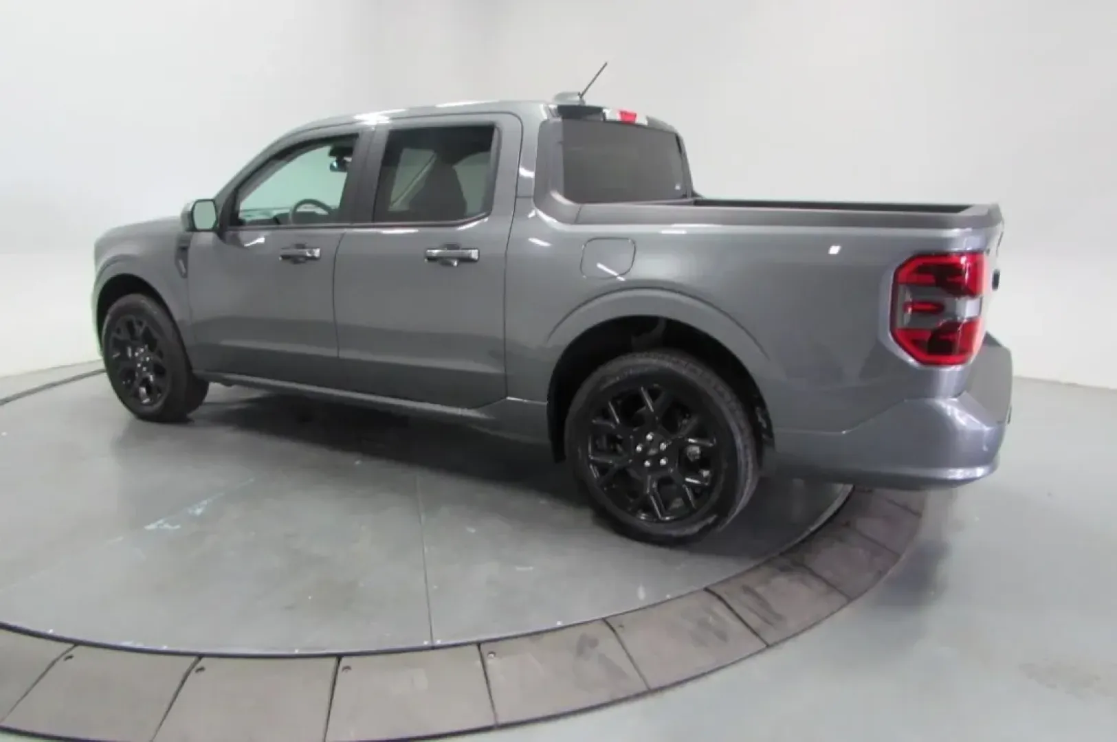2025 /Black Onyx Ford Maverick Lobo Standard (3FTCW8TA4SR) with an 2.0L EcoBoost engine, Automatic transmission, located at 12836 Highway 21, De Soto, MO, 63020, (636) 337-7777, 38.151867, -90.575615 - **Unleash Your Adventures with the 2025 Ford Maverick Lobo Standard at Pettus Ford De Soto!** <br /> <br /> Are you ready to elevate your lifestyle with a vehicle that combines rugged capability with modern comfort? The 2025 Ford Maverick Lobo Standard is your perfect partner for weekend adventures, - Photo#4