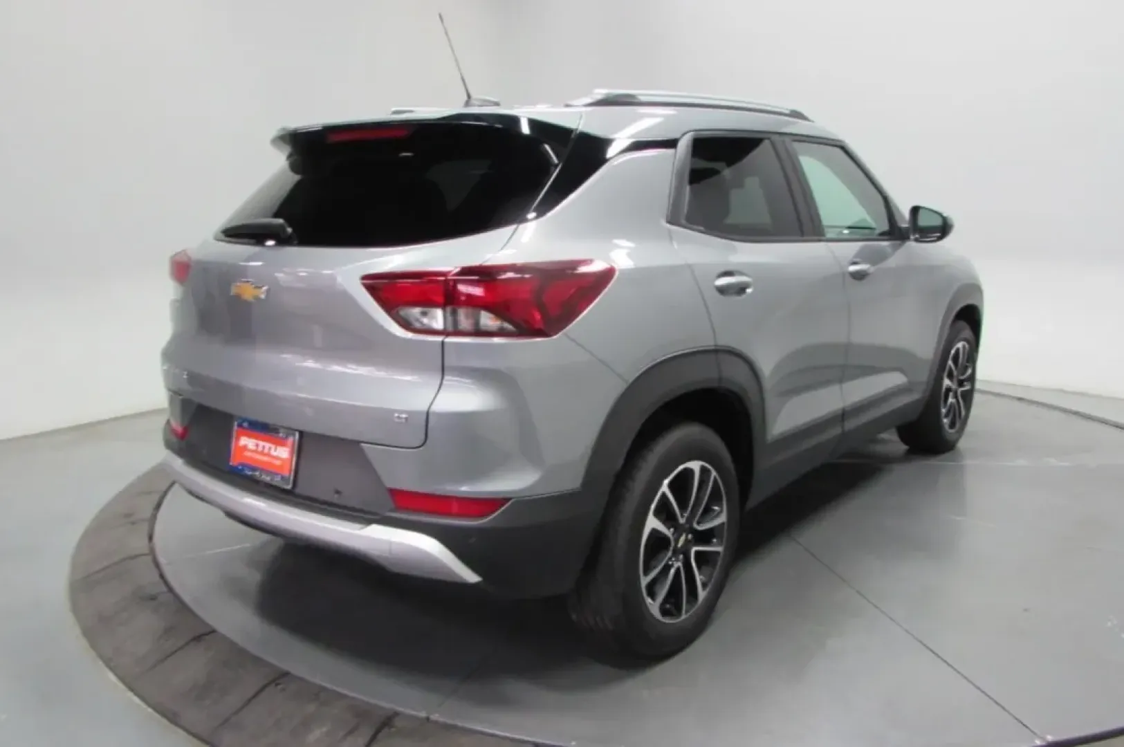 2024 /Jet Black/Medium Ash Gray Clot Chevrolet TrailBlazer LT (KL79MPSL8RB) with an Other engine, Automatic transmission, located at 12830 Highway 21, De Soto, MO, 63020, (636) 337-7777, 38.153099, -90.573624 - **Discover Your Next Adventure with the 2024 Chevrolet Trailblazer LT at Pettus CDJR DeSoto!**<br /> <br /> Are you ready to elevate your everyday lifestyle? Whether you're commuting to work, shuttling the kids, or prepping for weekend adventures, the 2024 Chevrolet Trailblazer LT is the perfect SUV - Photo#7
