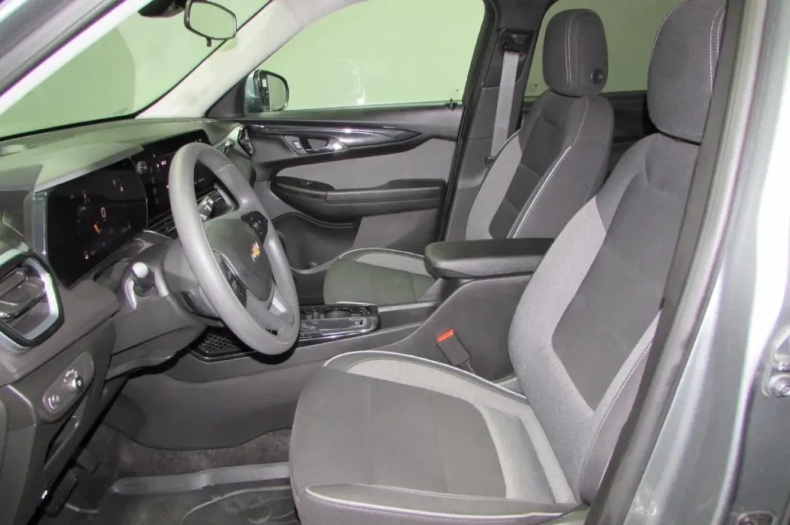 2024 /Jet Black/Medium Ash Gray Clot Chevrolet TrailBlazer LT (KL79MPSL8RB) with an Other engine, Automatic transmission, located at 12830 Highway 21, De Soto, MO, 63020, (636) 337-7777, 38.153099, -90.573624 - **Discover Your Next Adventure with the 2024 Chevrolet Trailblazer LT at Pettus CDJR DeSoto!**<br /> <br /> Are you ready to elevate your everyday lifestyle? Whether you're commuting to work, shuttling the kids, or prepping for weekend adventures, the 2024 Chevrolet Trailblazer LT is the perfect SUV - Photo#11