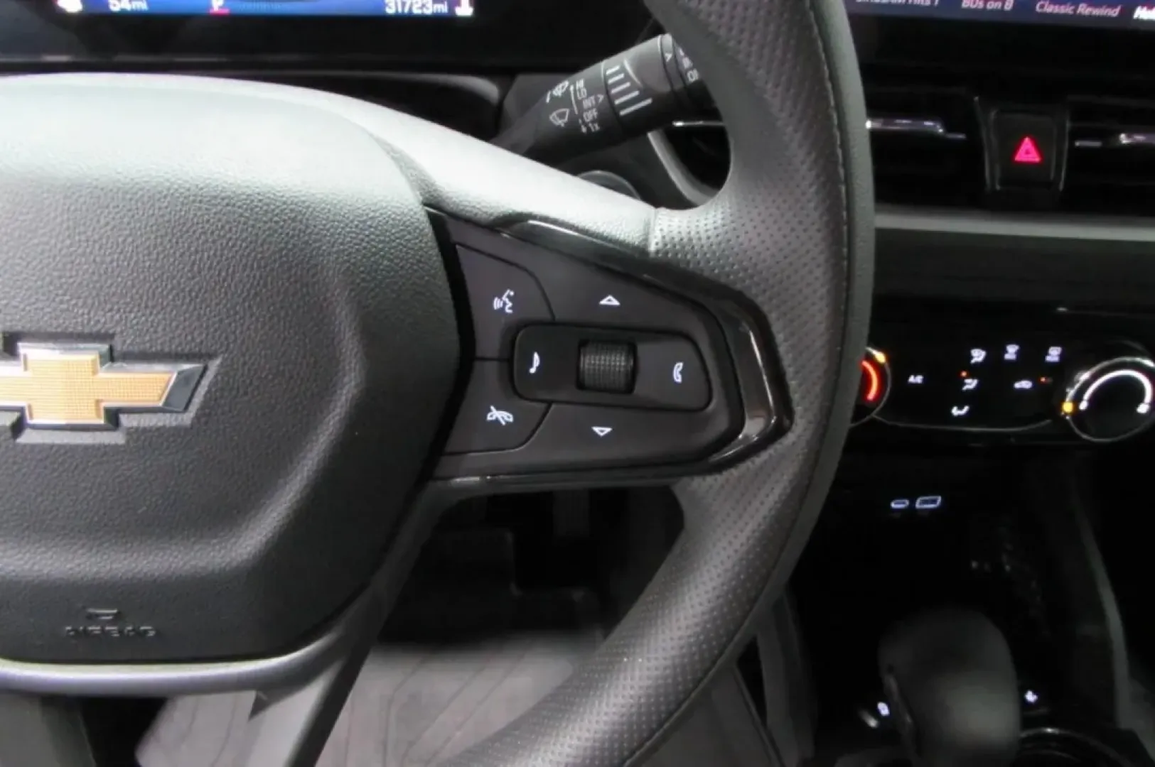 2024 /Jet Black/Medium Ash Gray Clot Chevrolet TrailBlazer LT (KL79MPSL8RB) with an Other engine, Automatic transmission, located at 12830 Highway 21, De Soto, MO, 63020, (636) 337-7777, 38.153099, -90.573624 - **Discover Your Next Adventure with the 2024 Chevrolet Trailblazer LT at Pettus CDJR DeSoto!**<br /> <br /> Are you ready to elevate your everyday lifestyle? Whether you're commuting to work, shuttling the kids, or prepping for weekend adventures, the 2024 Chevrolet Trailblazer LT is the perfect SUV - Photo#15