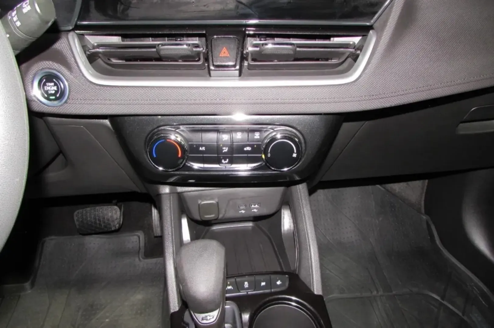 2024 /Jet Black/Medium Ash Gray Clot Chevrolet TrailBlazer LT (KL79MPSL8RB) with an Other engine, Automatic transmission, located at 12830 Highway 21, De Soto, MO, 63020, (636) 337-7777, 38.153099, -90.573624 - **Discover Your Next Adventure with the 2024 Chevrolet Trailblazer LT at Pettus CDJR DeSoto!**<br /> <br /> Are you ready to elevate your everyday lifestyle? Whether you're commuting to work, shuttling the kids, or prepping for weekend adventures, the 2024 Chevrolet Trailblazer LT is the perfect SUV - Photo#19