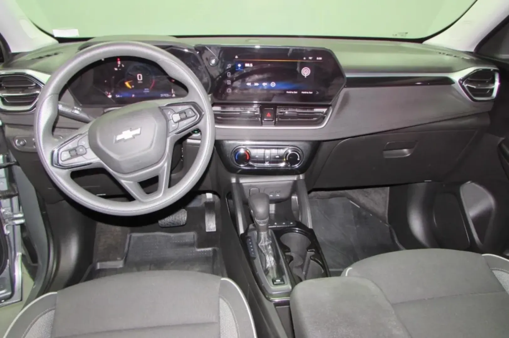 2024 /Jet Black/Medium Ash Gray Clot Chevrolet TrailBlazer LT (KL79MPSL8RB) with an Other engine, Automatic transmission, located at 12830 Highway 21, De Soto, MO, 63020, (636) 337-7777, 38.153099, -90.573624 - **Discover Your Next Adventure with the 2024 Chevrolet Trailblazer LT at Pettus CDJR DeSoto!**<br /> <br /> Are you ready to elevate your everyday lifestyle? Whether you're commuting to work, shuttling the kids, or prepping for weekend adventures, the 2024 Chevrolet Trailblazer LT is the perfect SUV - Photo#21