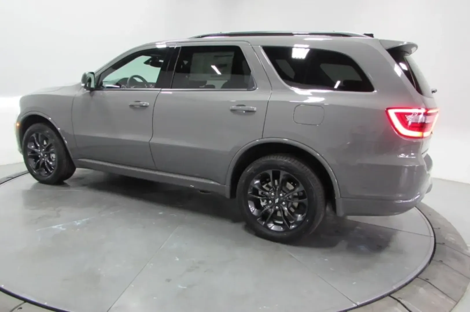 2025 /Black Leather Dodge Durango GT Plus (1C4RDJDG8SC) with an Other engine, Automatic transmission, located at 12830 Highway 21, De Soto, MO, 63020, (636) 337-7777, 38.153099, -90.573624 - Embrace the spirit of adventure with this stunning 2025 Dodge Durango, now available at Pettus CDJR DeSoto, your trusted OEM dealership in De Soto, MO. Perfectly suited for weekend getaways, family road trips, or even your daily commute, this SUV offers a blend of performance, comfort, and technolog - Photo#4