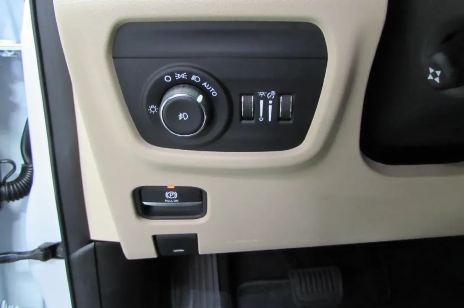 2025 /Wicker Beige/Black Jeep Grand Cherokee Limited (1C4RJKBG4S8) with an Other engine, located at 12830 Highway 21, De Soto, MO, 63020, (636) 337-7777, 38.153099, -90.573624 - Experience the ultimate in versatility and adventure with the 2025 Jeep Grand Cherokee Limited, now available at Pettus CDJR DeSoto, your trusted OEM dealership located at 12830 Highway 21, De Soto, MO 63020. This SUV is not just a vehicle; it's a lifestyle choice that perfectly blends comfort, capa - Photo#12