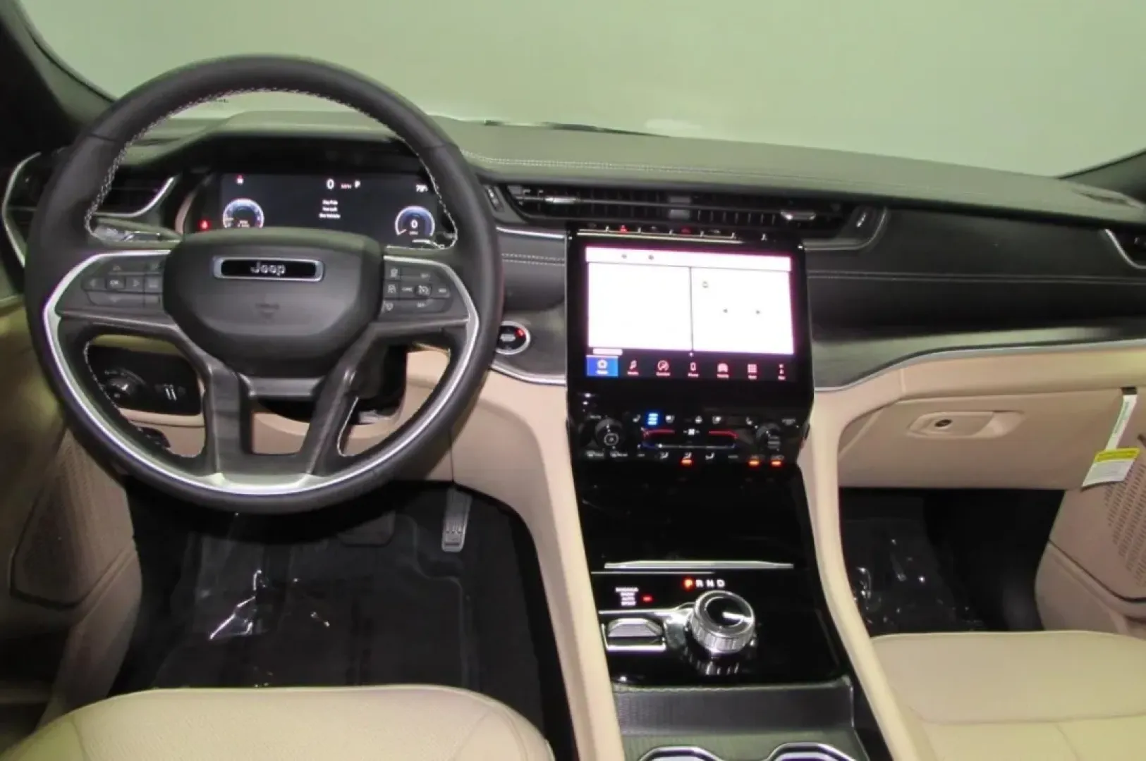 2025 /Wicker Beige/Black Jeep Grand Cherokee Limited (1C4RJKBG4S8) with an Other engine, located at 12830 Highway 21, De Soto, MO, 63020, (636) 337-7777, 38.153099, -90.573624 - Experience the ultimate in versatility and adventure with the 2025 Jeep Grand Cherokee Limited, now available at Pettus CDJR DeSoto, your trusted OEM dealership located at 12830 Highway 21, De Soto, MO 63020. This SUV is not just a vehicle; it's a lifestyle choice that perfectly blends comfort, capa - Photo#21