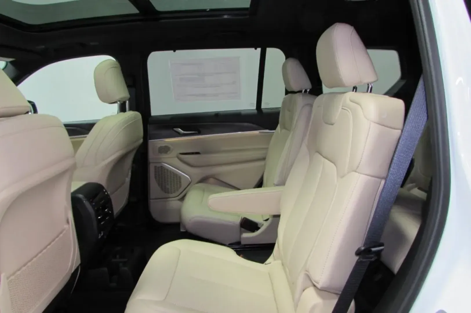 2025 /Wicker Beige/Black Jeep Grand Cherokee Limited (1C4RJKBG4S8) with an Other engine, located at 12830 Highway 21, De Soto, MO, 63020, (636) 337-7777, 38.153099, -90.573624 - Experience the ultimate in versatility and adventure with the 2025 Jeep Grand Cherokee Limited, now available at Pettus CDJR DeSoto, your trusted OEM dealership located at 12830 Highway 21, De Soto, MO 63020. This SUV is not just a vehicle; it's a lifestyle choice that perfectly blends comfort, capa - Photo#23