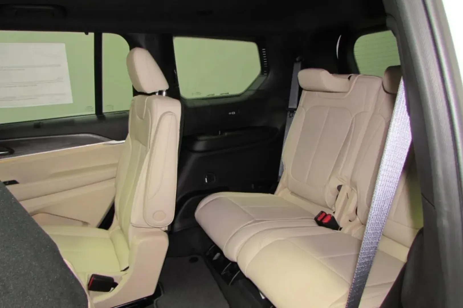 2025 /Wicker Beige/Black Jeep Grand Cherokee Limited (1C4RJKBG4S8) with an Other engine, located at 12830 Highway 21, De Soto, MO, 63020, (636) 337-7777, 38.153099, -90.573624 - Experience the ultimate in versatility and adventure with the 2025 Jeep Grand Cherokee Limited, now available at Pettus CDJR DeSoto, your trusted OEM dealership located at 12830 Highway 21, De Soto, MO 63020. This SUV is not just a vehicle; it's a lifestyle choice that perfectly blends comfort, capa - Photo#25